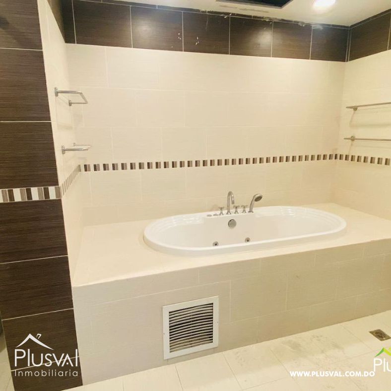 SE ALQUILA AMPLIO APARTAMENTO EN GAZCUE 246201