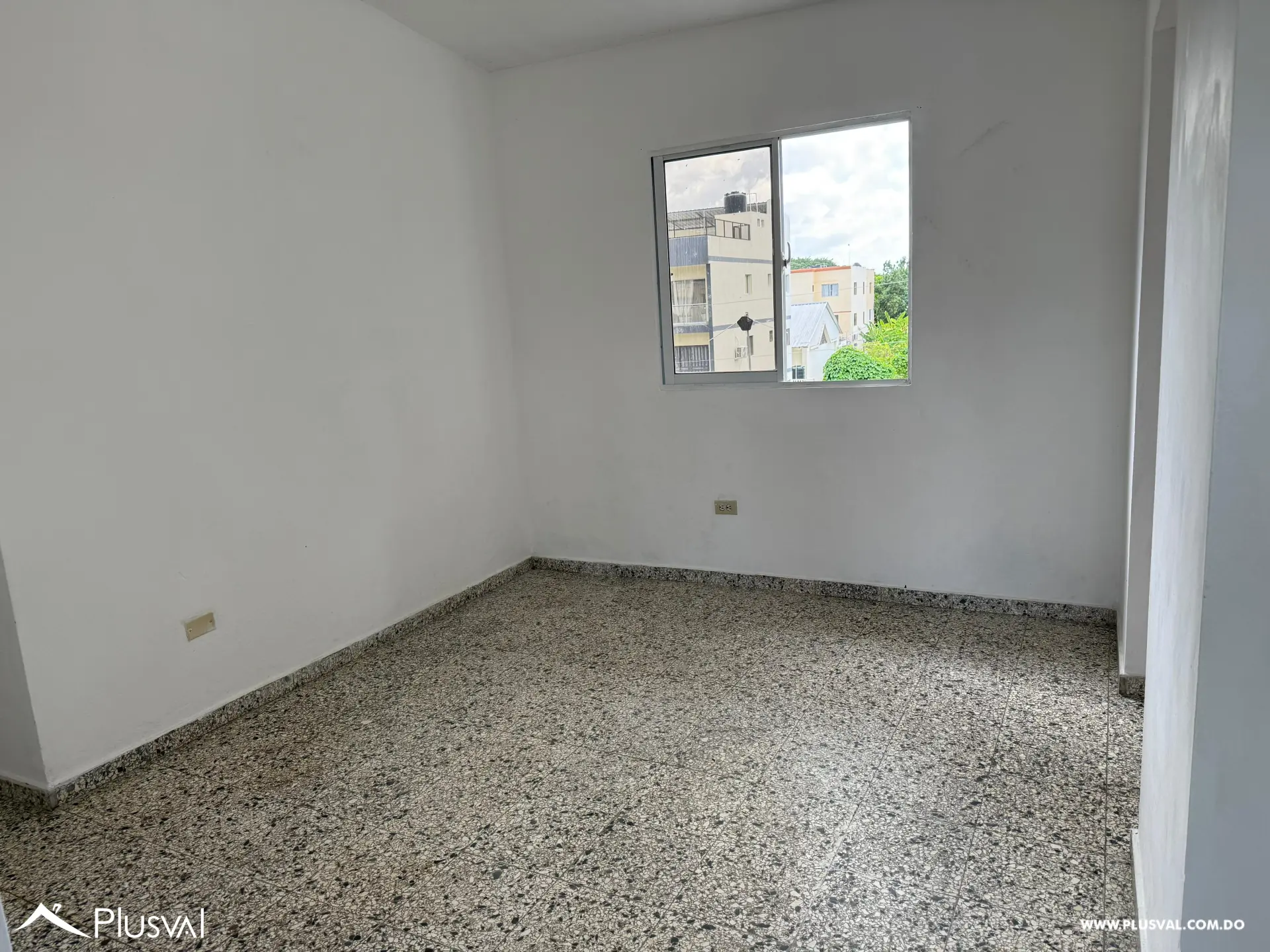 Apartamento tercer nivel en residencial para venta 464123