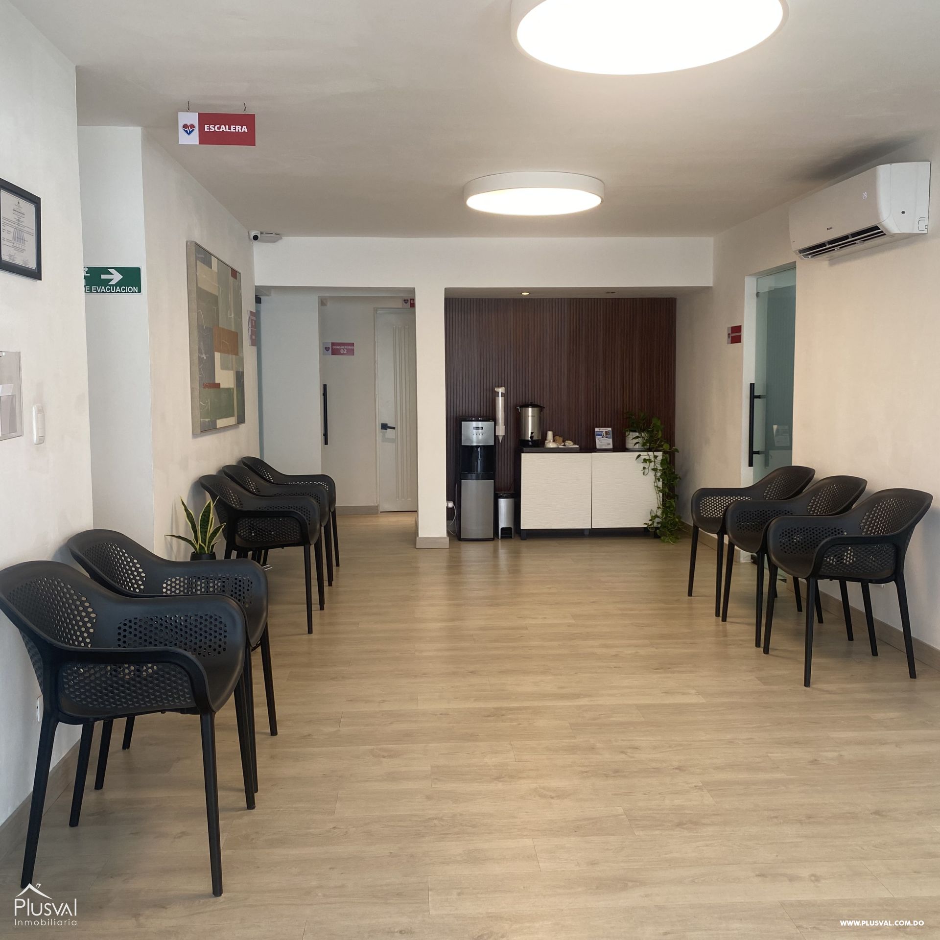 Alquilo local comercial moderno vacío en Bella Vista 403943