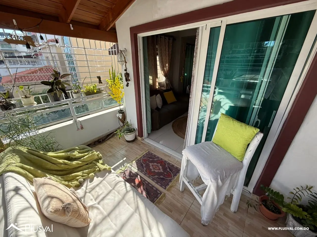 Apartamento en venta en Jardines del Sur en 2do nivel con Balcon /  terraza y a pasos de la av Independencia 507621