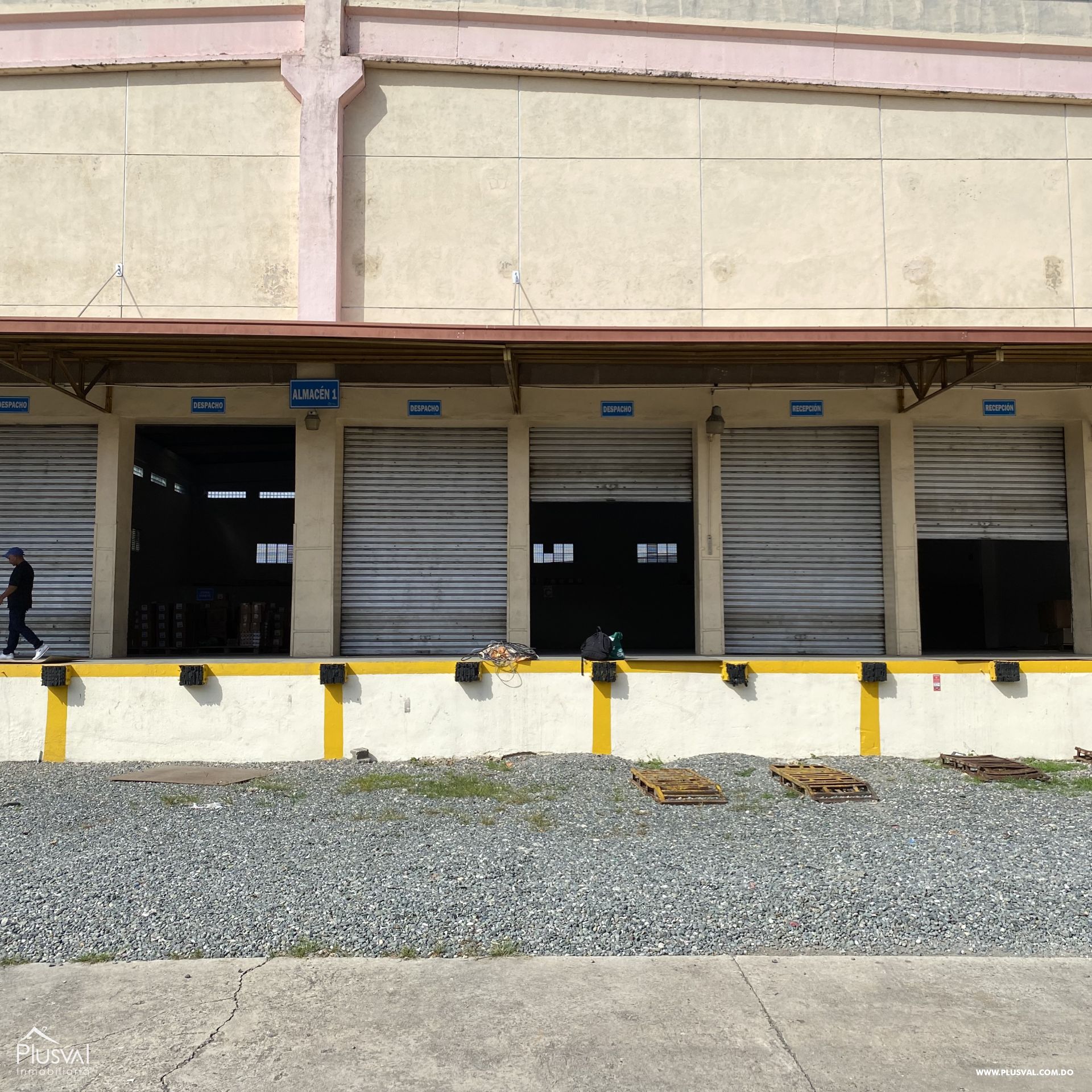 Alquilo Naves Industriales en Hainamosa 335269