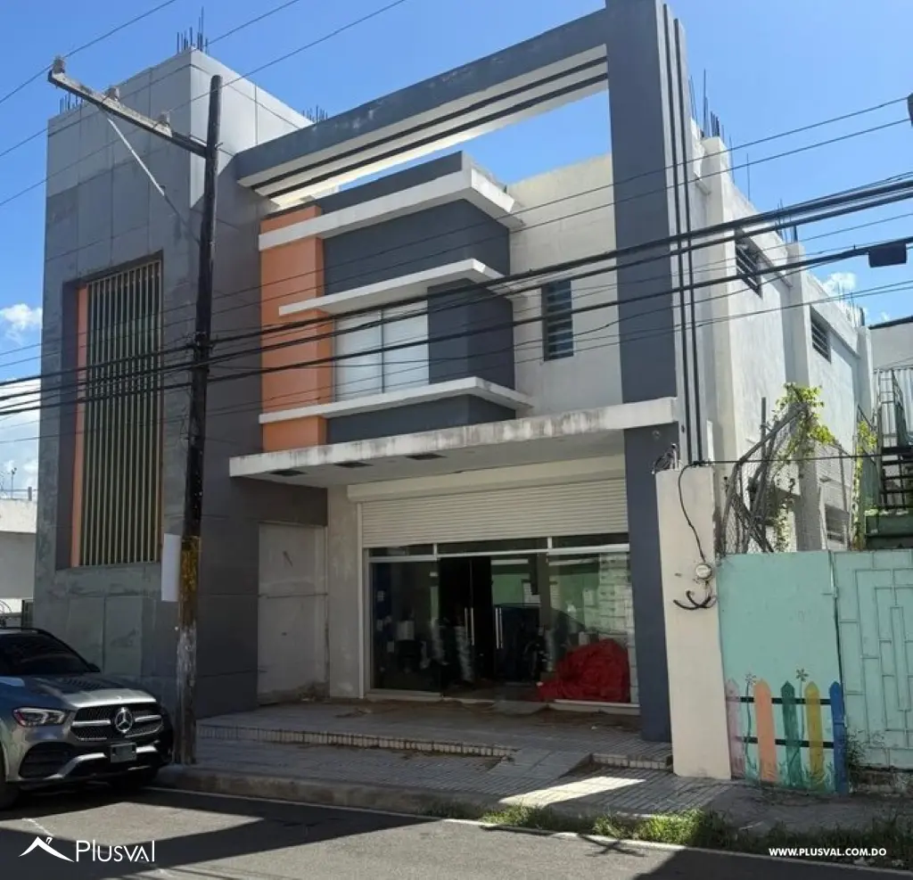 Local Comercial 2 niveles, 320mt2 Hato Mayor del Rey 480115