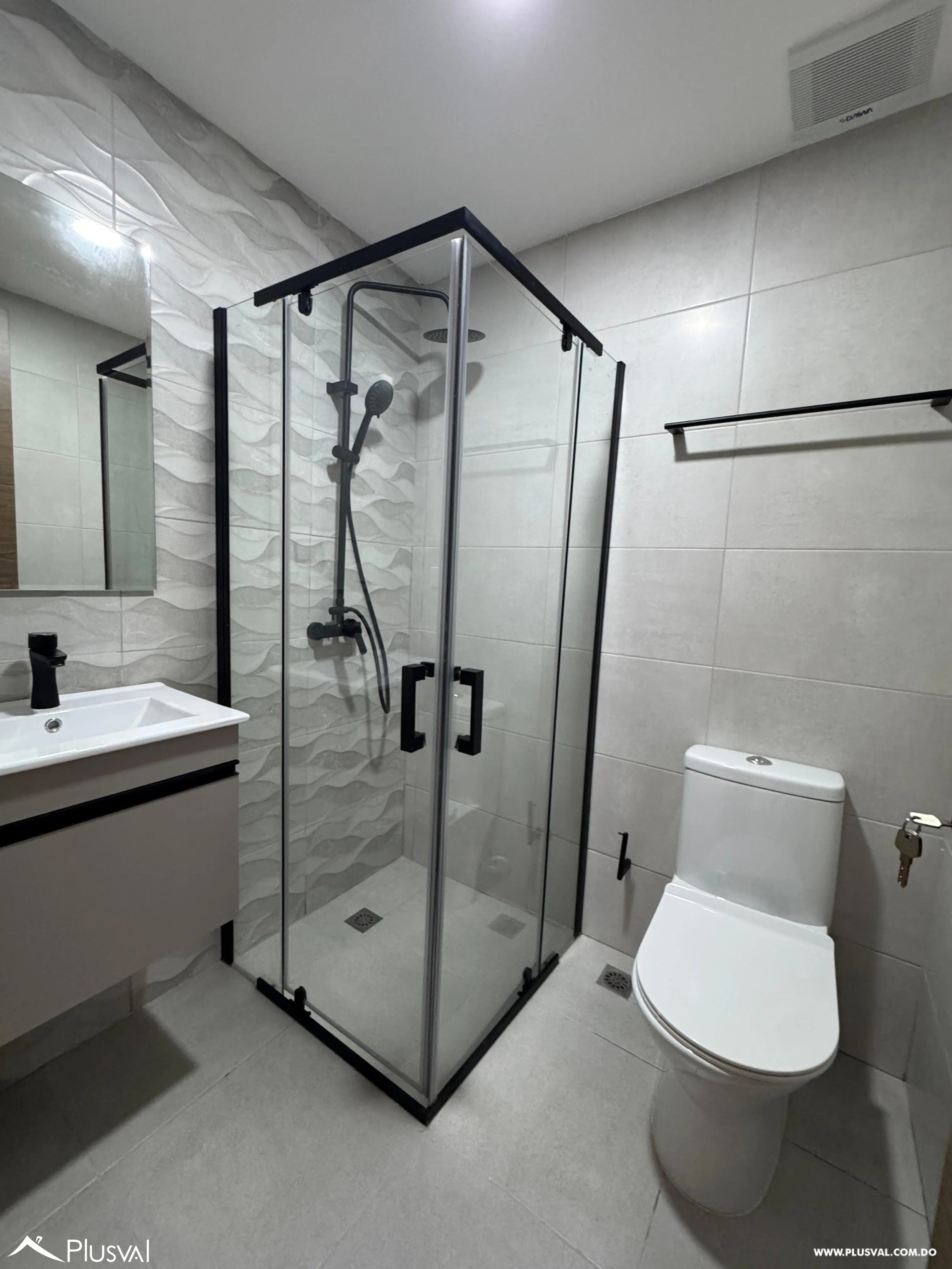 Alquiler de excelente apartamento en Evaristo Morales 466629