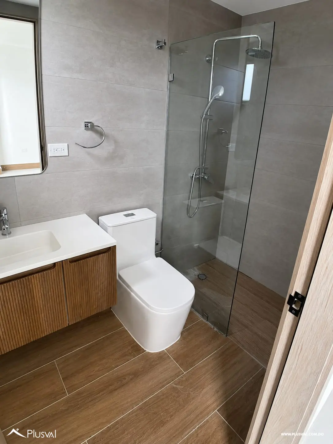 Moderno y amplio apartamento en alquiler con linea blanca 518806