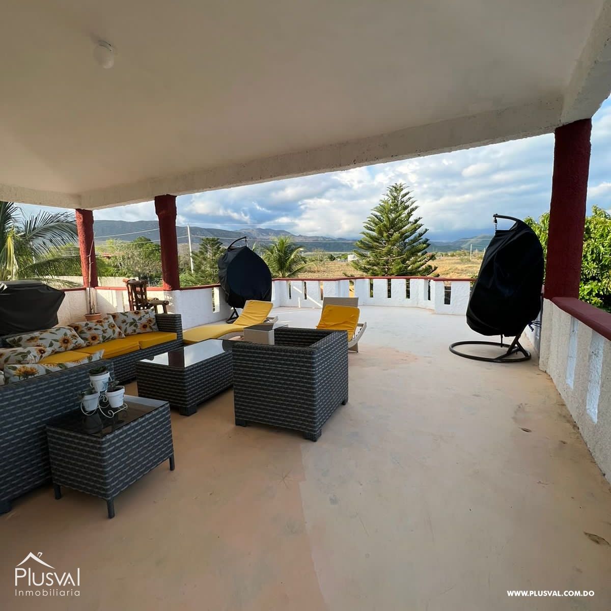 Villa espaciosa en venta con piscina, ubicada cerca de la Bahía de Ocoa 425056