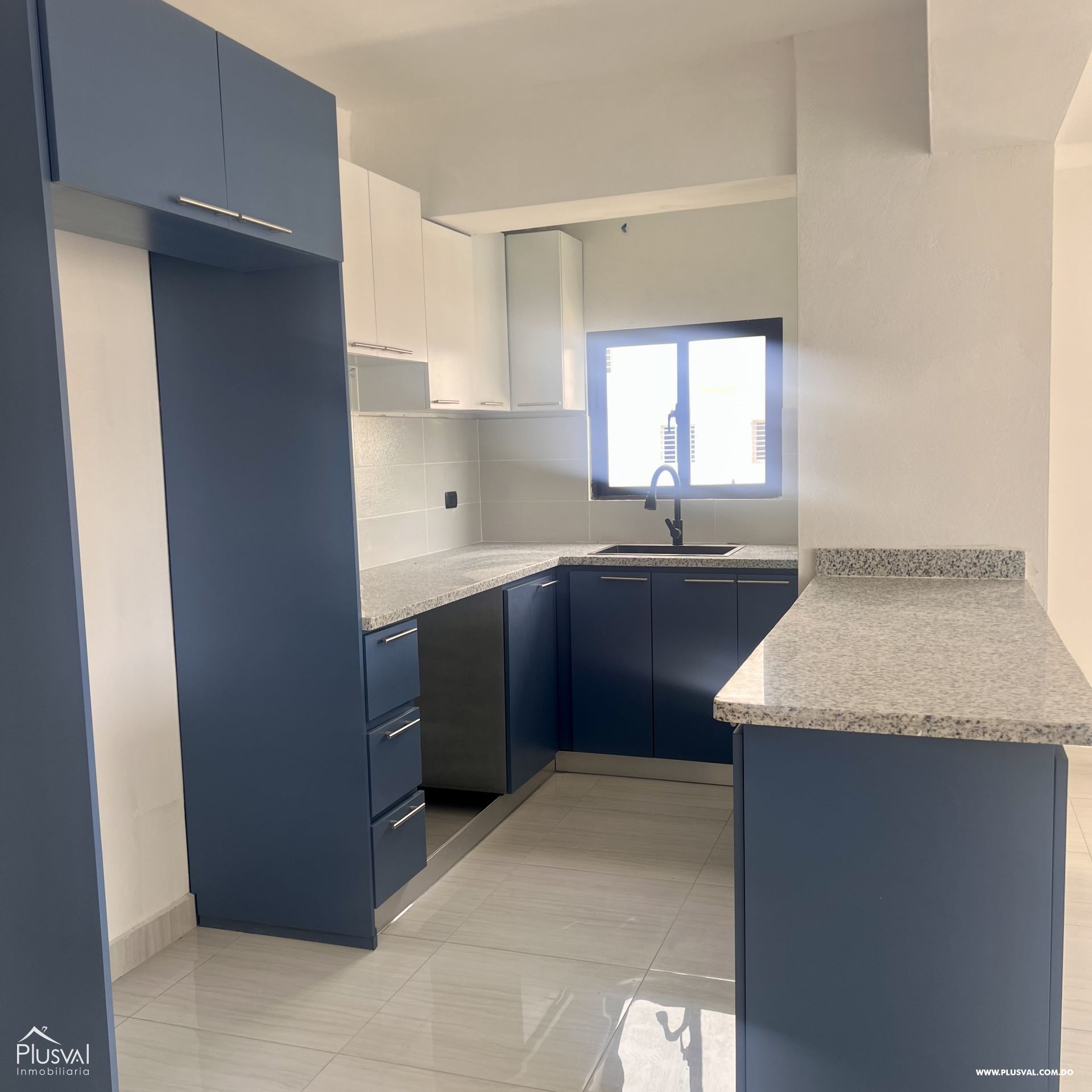 Apartamentos en la Urbanizacion Tropical 431168