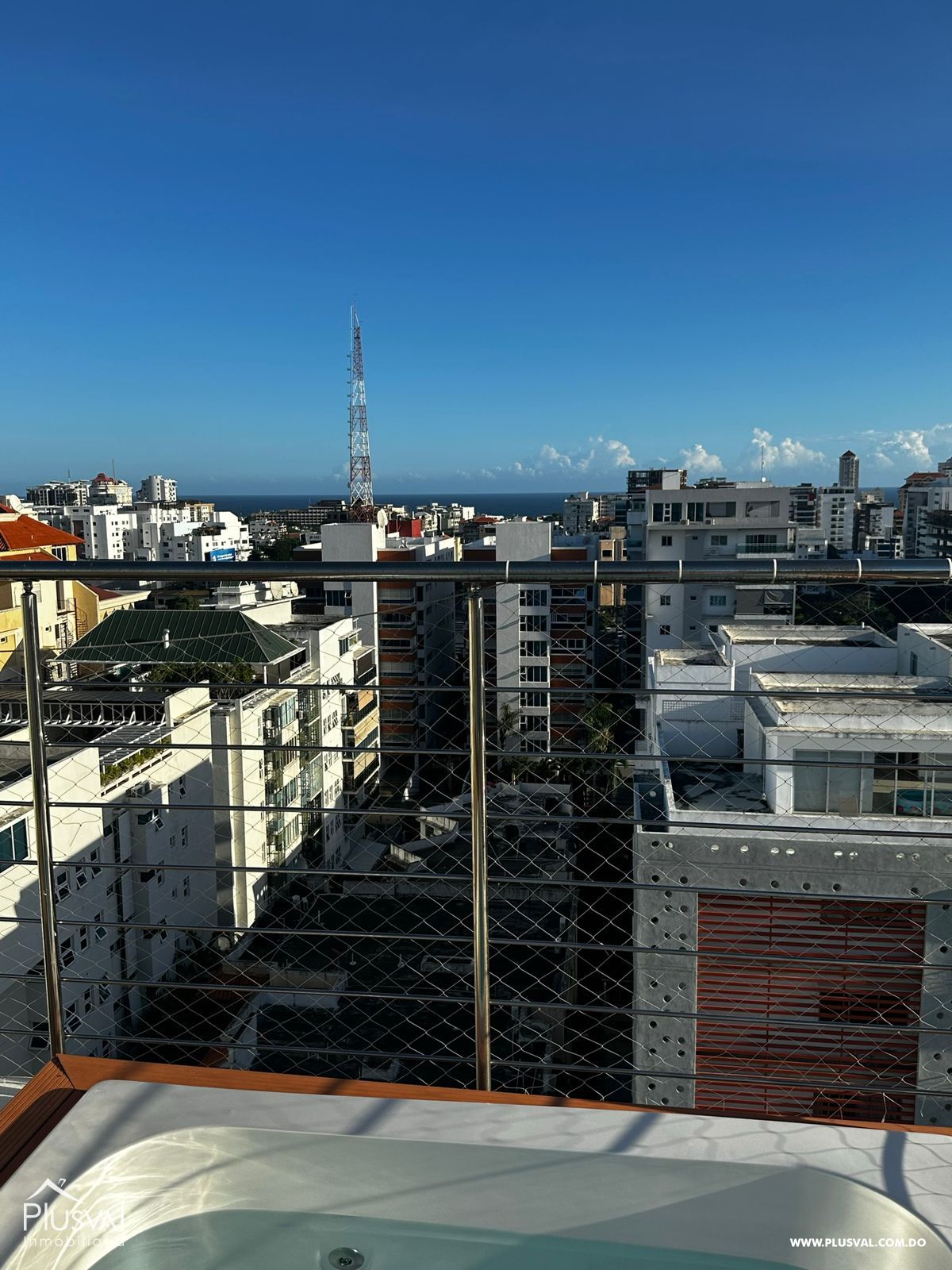 Residencia de lujo en Evaristo Morales. Amplio, privado y estratégicamente ubicado. 319298