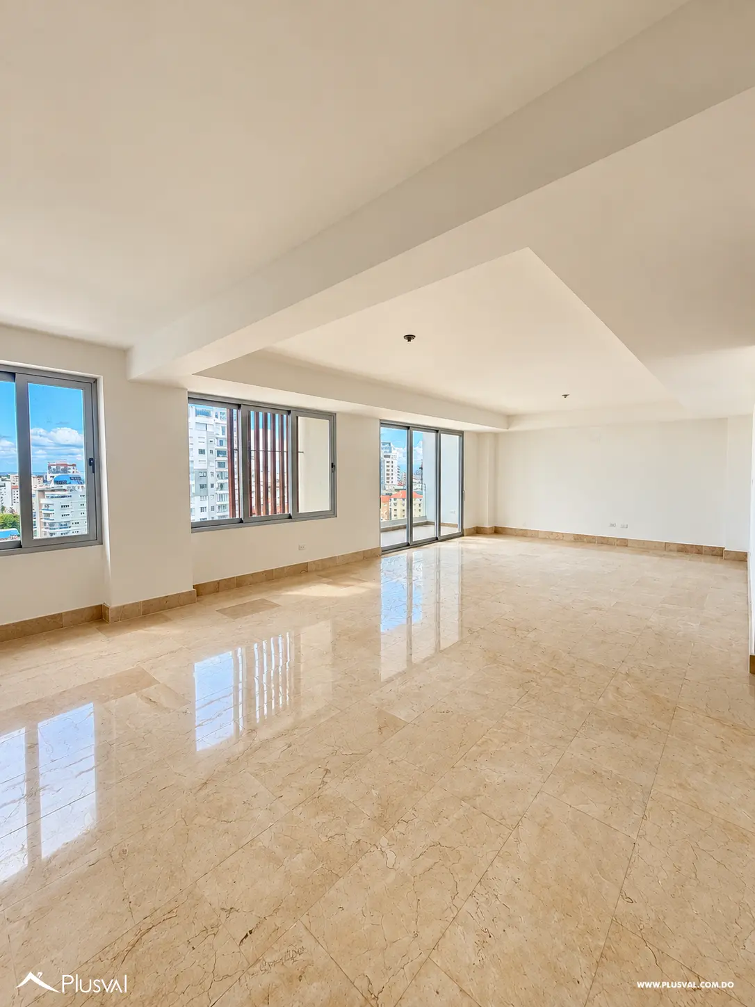 Penthouse de Lujo en Naco | 3 Niveles, 3 Habitaciones y Terraza 537013