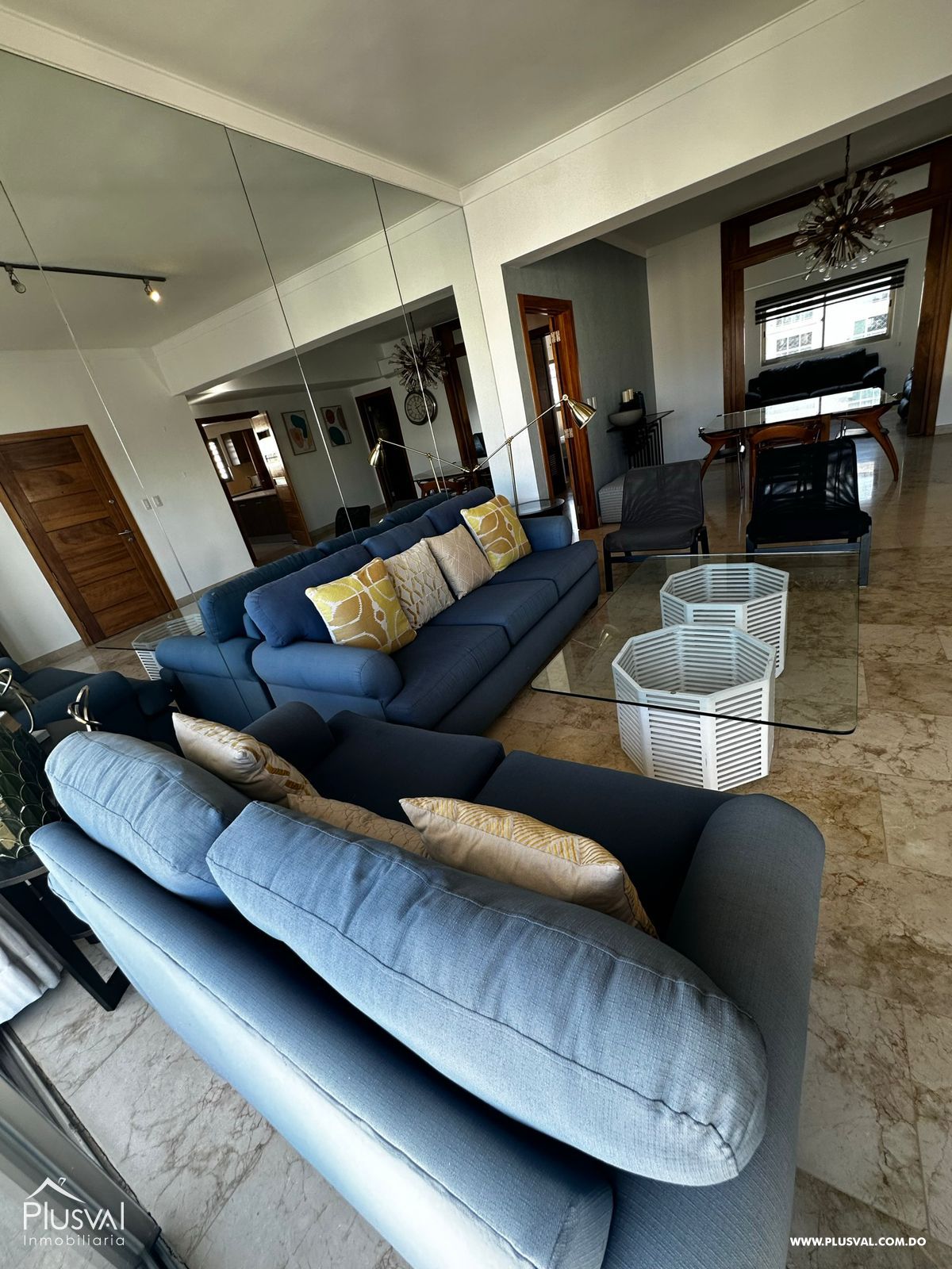 Residencia de lujo en Evaristo Morales. Amplio, privado y estratégicamente ubicado. 319253