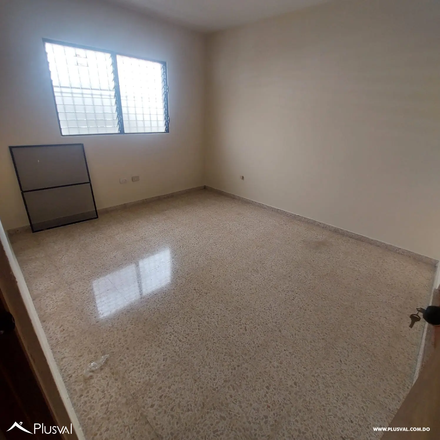 Apartamento clasico con terraza privada y balcon 463006