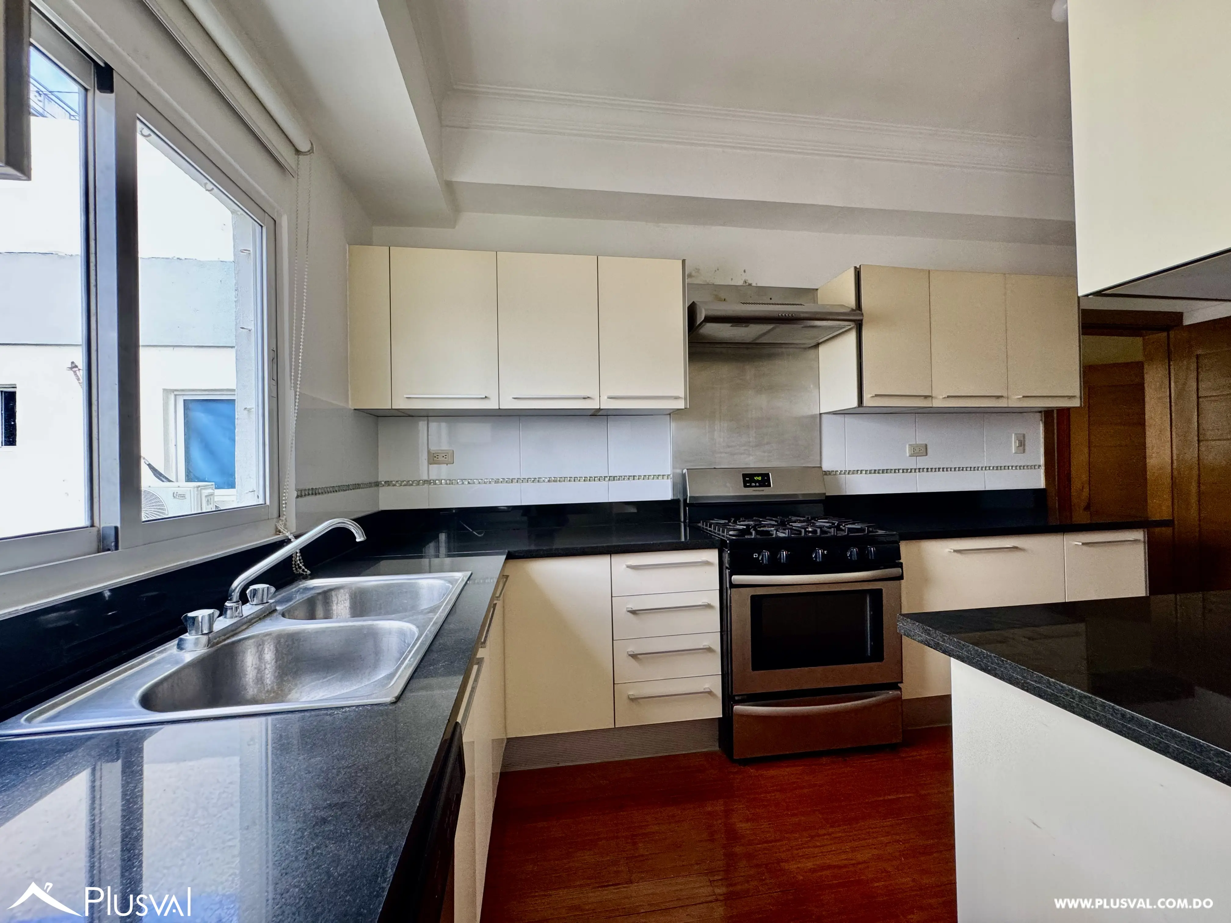 Vendo Amplio y Maravilloso Pent House en una de las Zonas mas Exclusivas de La Esperilla 490599