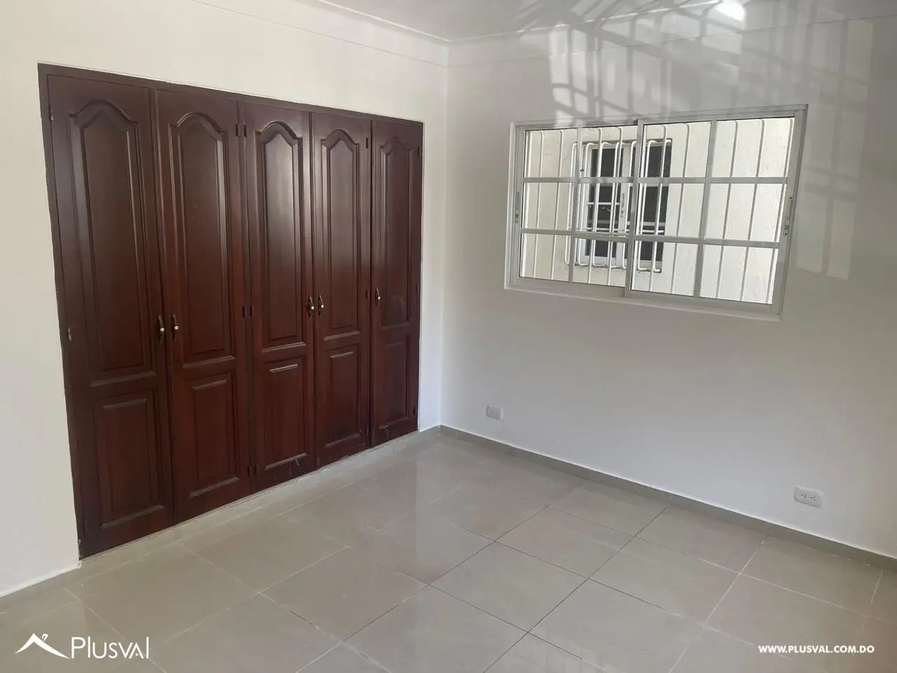 Venta de apartamento en primer nivel en Gazcue 502053