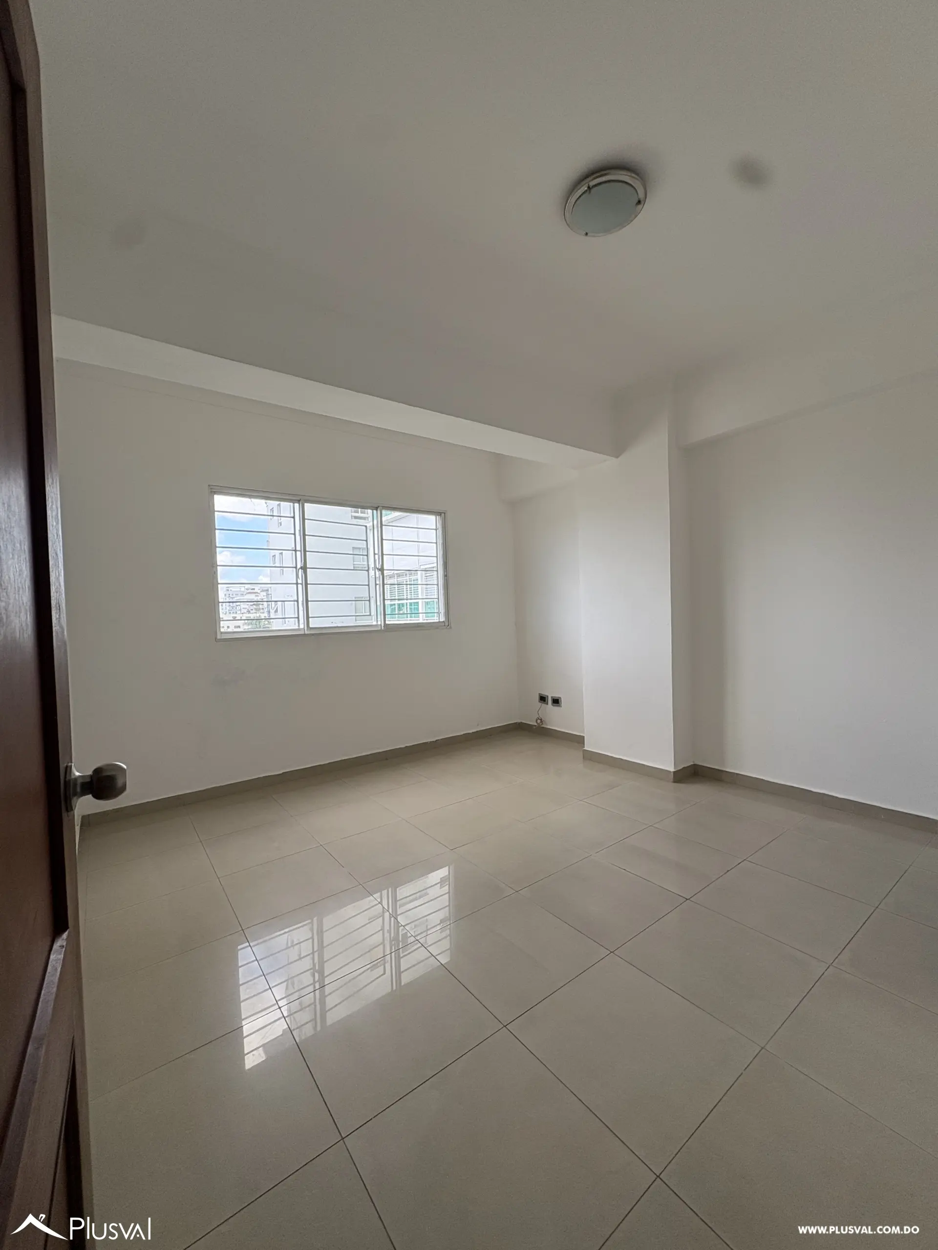 Cómodo apartamento en venta en Evaristo Morales. 532438