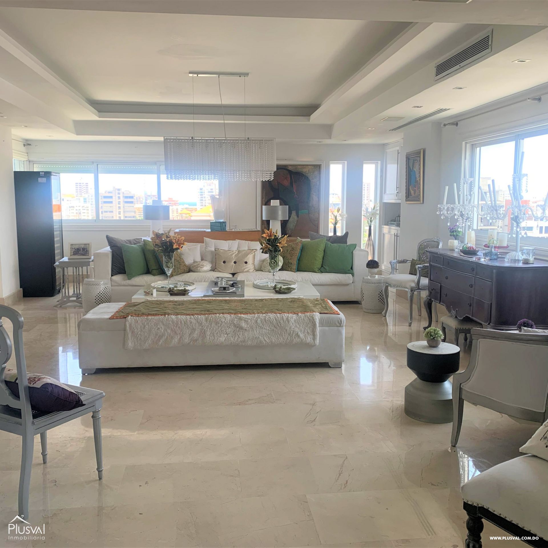 Hermoso y Acogedor Penthouse en Naco 220680