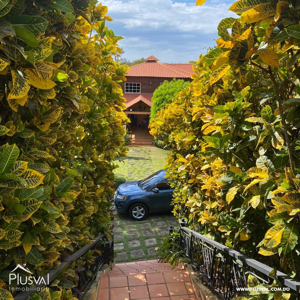 Villa de dos Niveles con Vista a la Montaña 430252