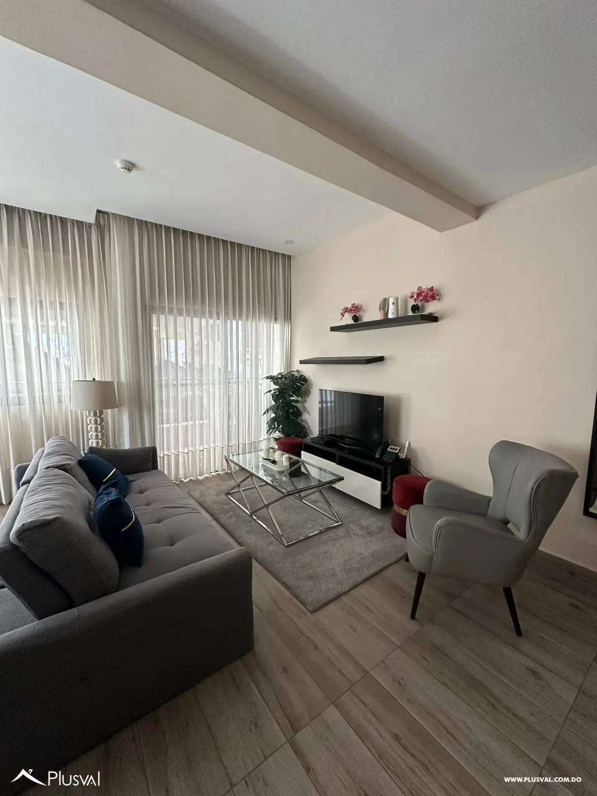 Amplio apartamento amueblado en piantini. 492078