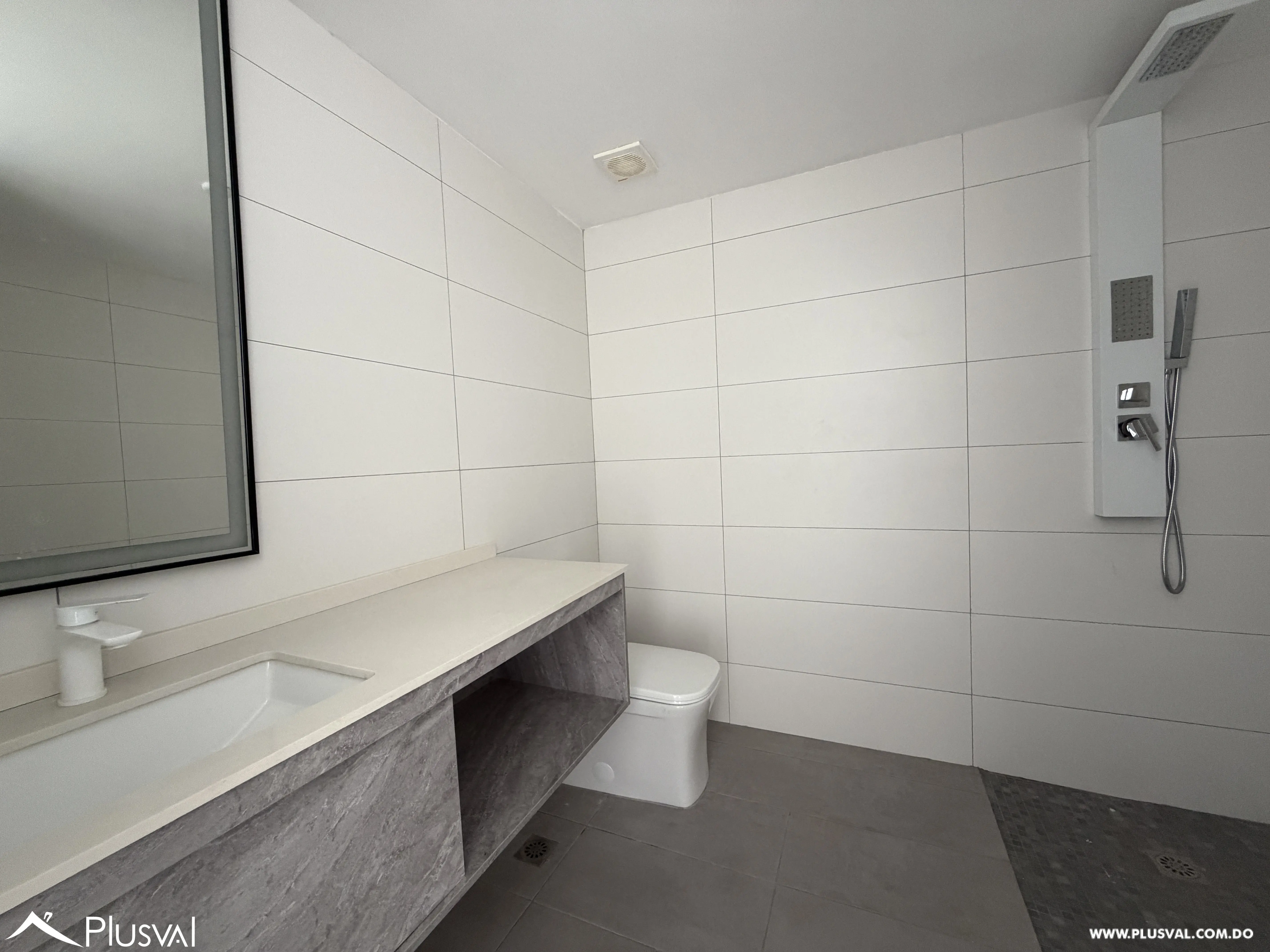 Alquiler de apto tipo loft, de 2 habitaciones en Evaristo Morales. 524877