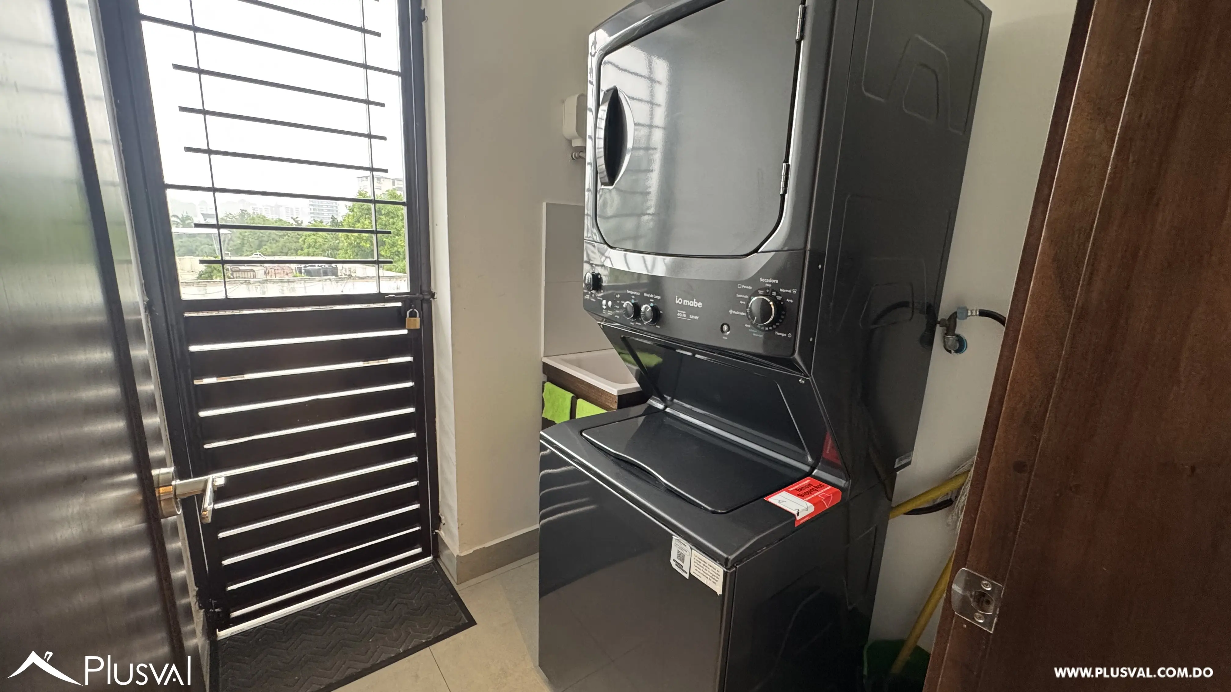 Apartamento amueblado de 1 habitación en venta en La Esmeralda, Santiago 536731