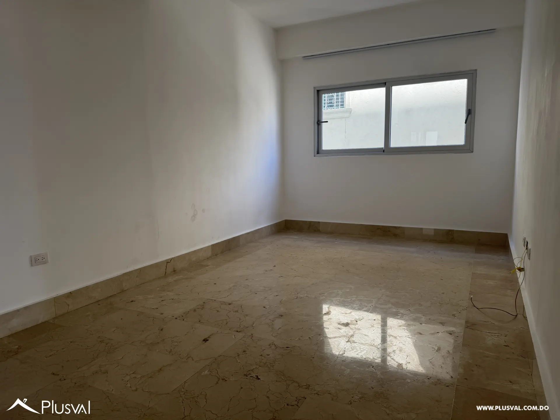 Amplio apartamento en venta de 3 habitaciones. 533468