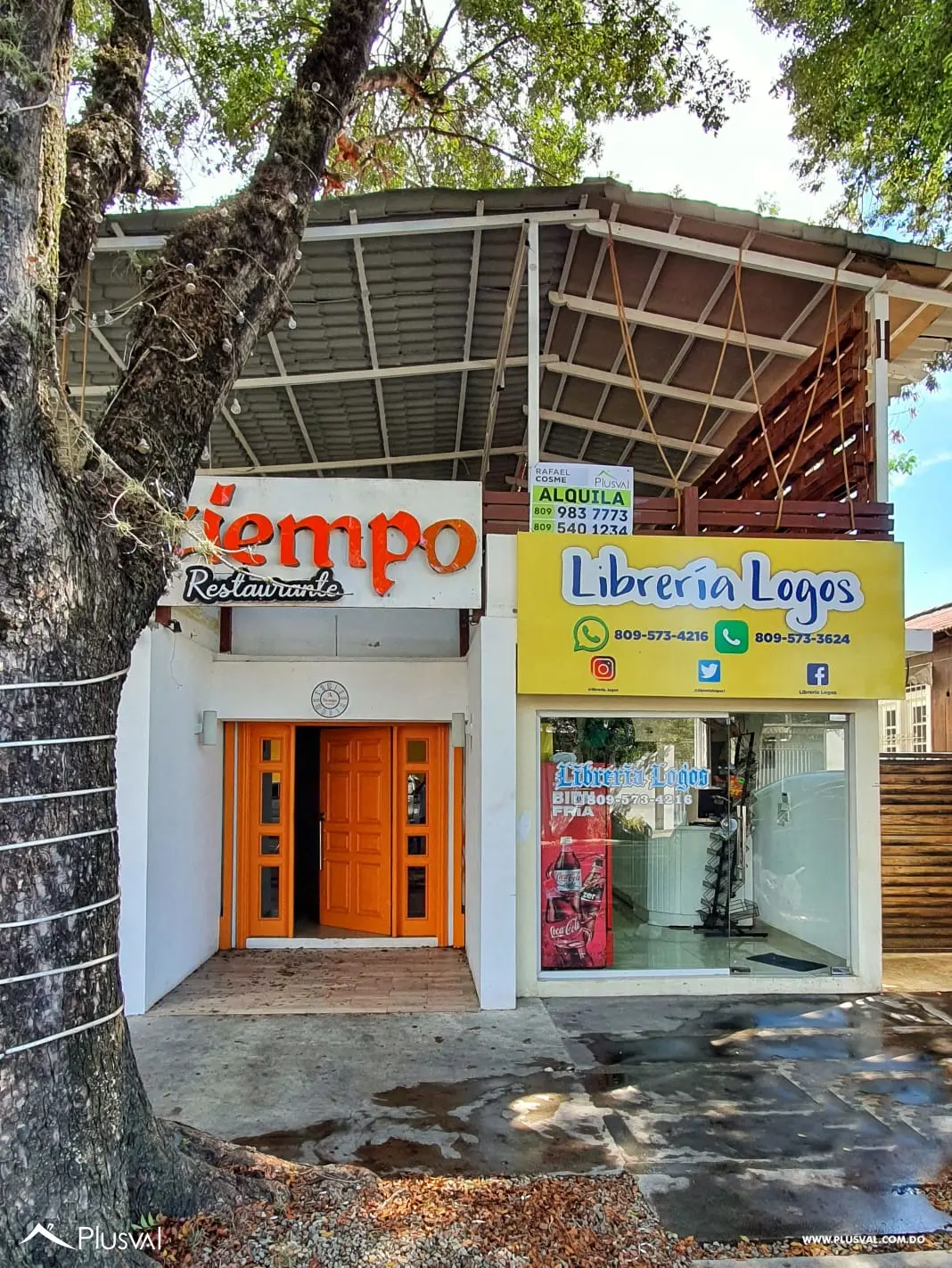 Venta de Plaza Comercial con Tres Locales Disponibles en La Vega 507090