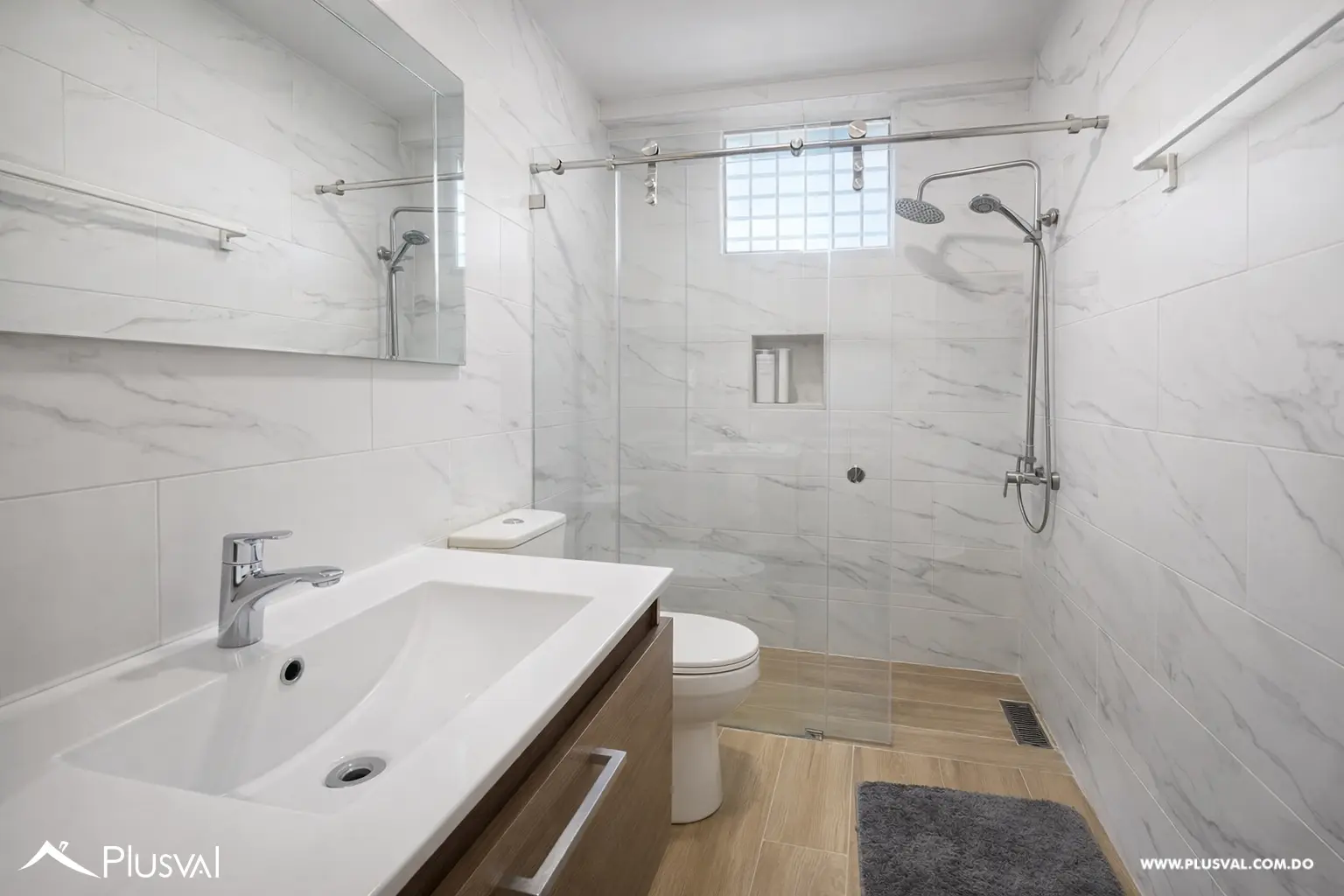 Penthouse Clásico en Renacimiento – Doble Terraza y Jacuzzi Privado 516109