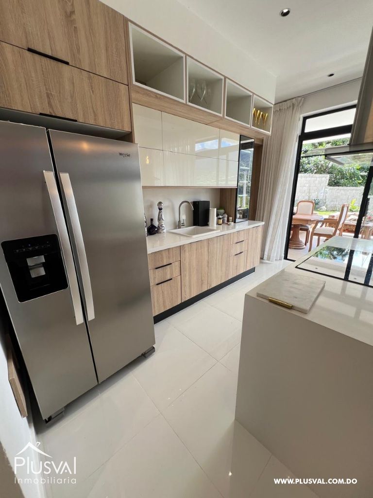 Casa de dos niveles amueblada con piscina en venta 497449