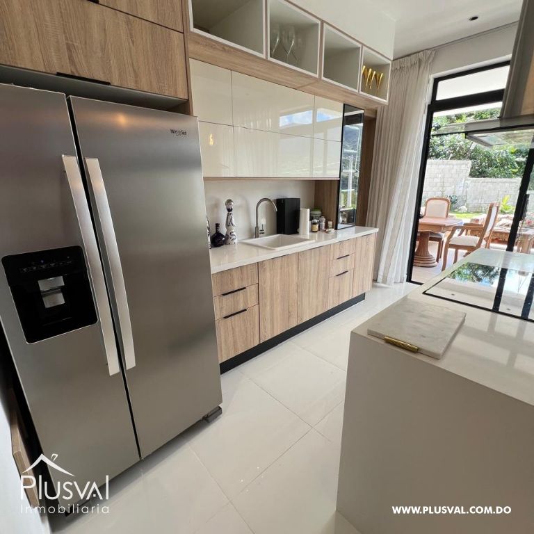 Casa de dos niveles amueblada con piscina en venta 497449