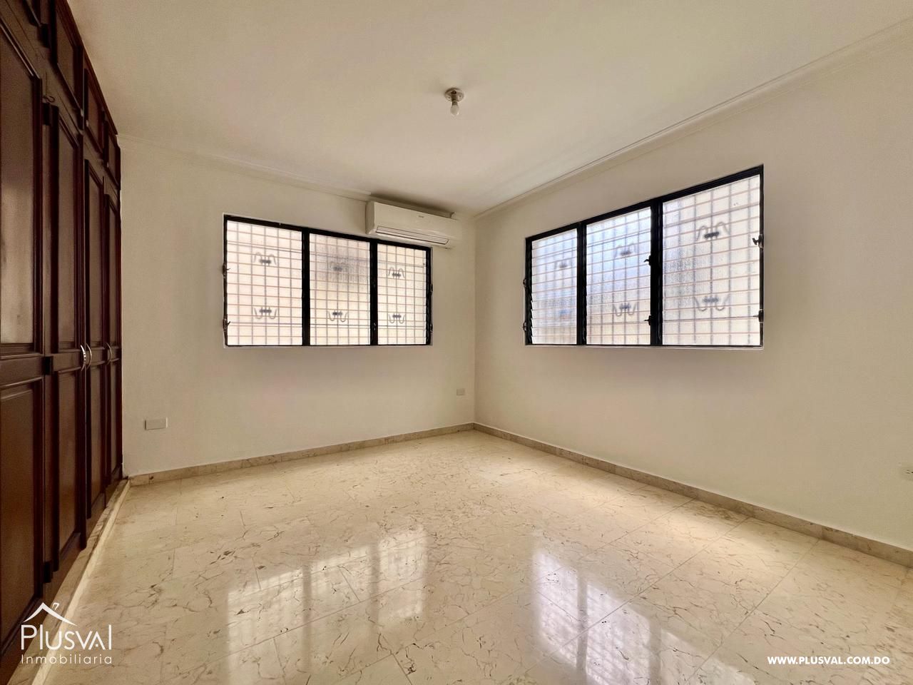 Apartamento con Estudio en Alquiler  Ens. Paraíso 345018