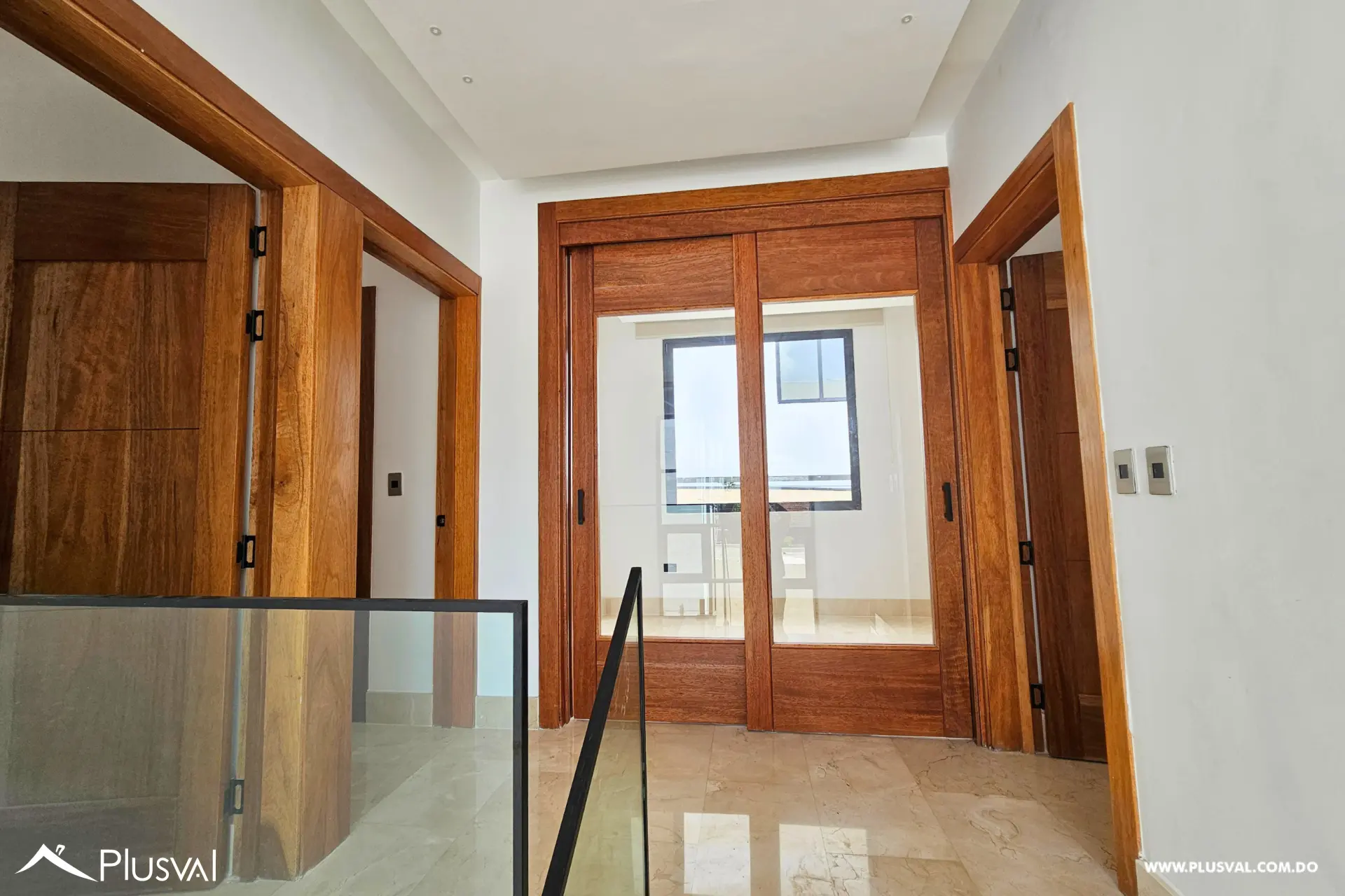 Casa en Residencial Cerrado en Alquiler con Línea Blanca en Arroyo Hondo 509172