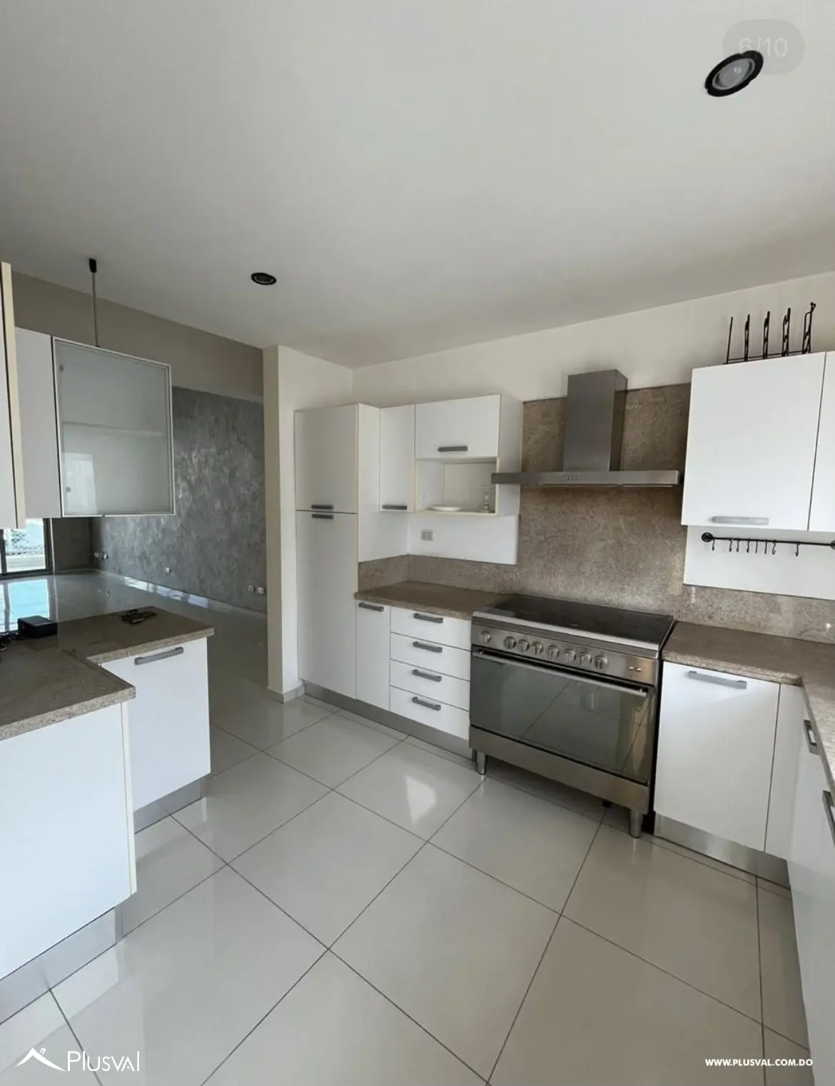 Amplio apartamento de 2 habitaciones en venta en Evaristo morales 493089