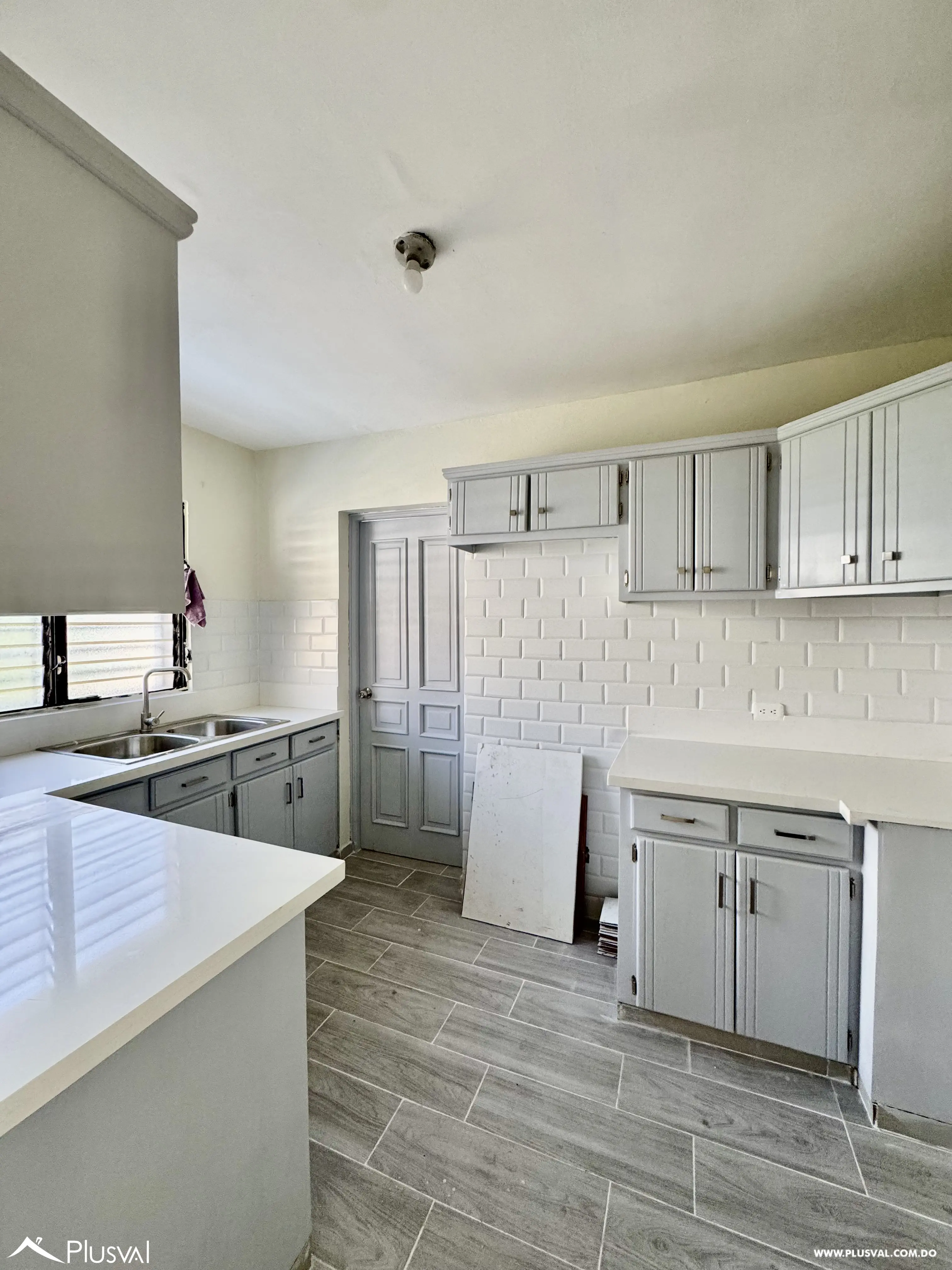 Alquilo Amplio Apto Clásico en Naco 494318