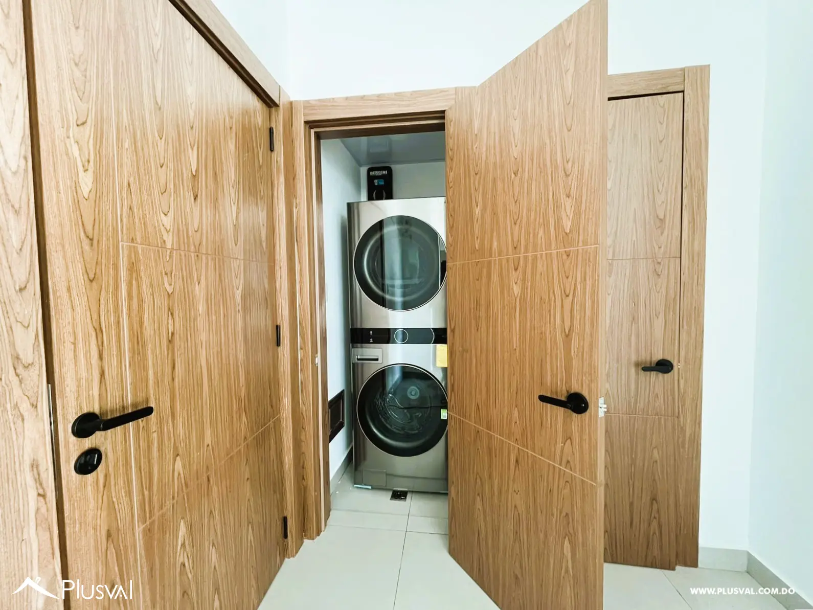 Apartamento de 2 habitaciones con línea blanca en alquiler 526107