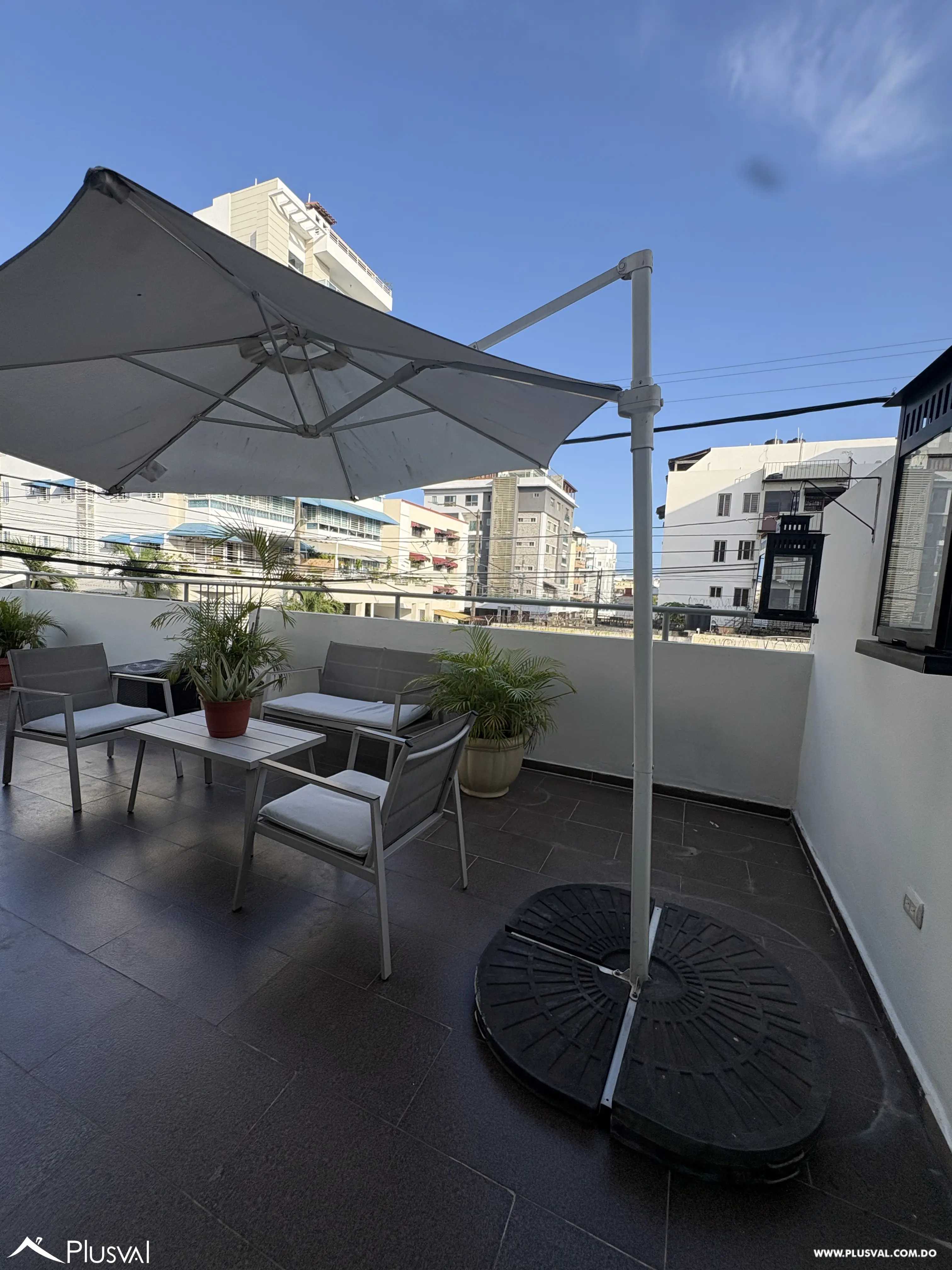 Apartamento clásico en alquiler amueblado en 2da con amplia terraza 517383