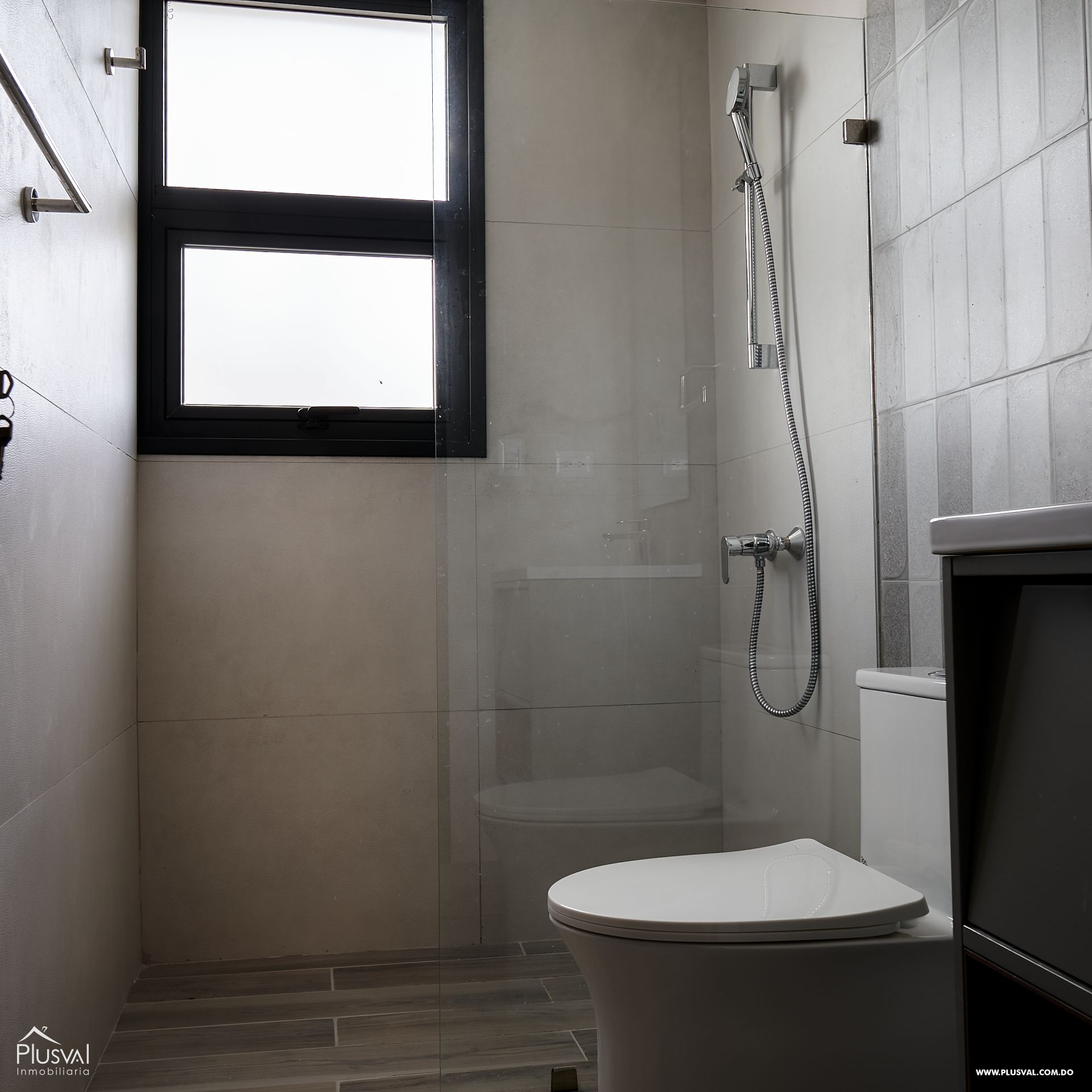 Moderno y exclusivo apartamento ubicado en el piso 8 de una torre residencial en el polígono central de la ciudad 446558