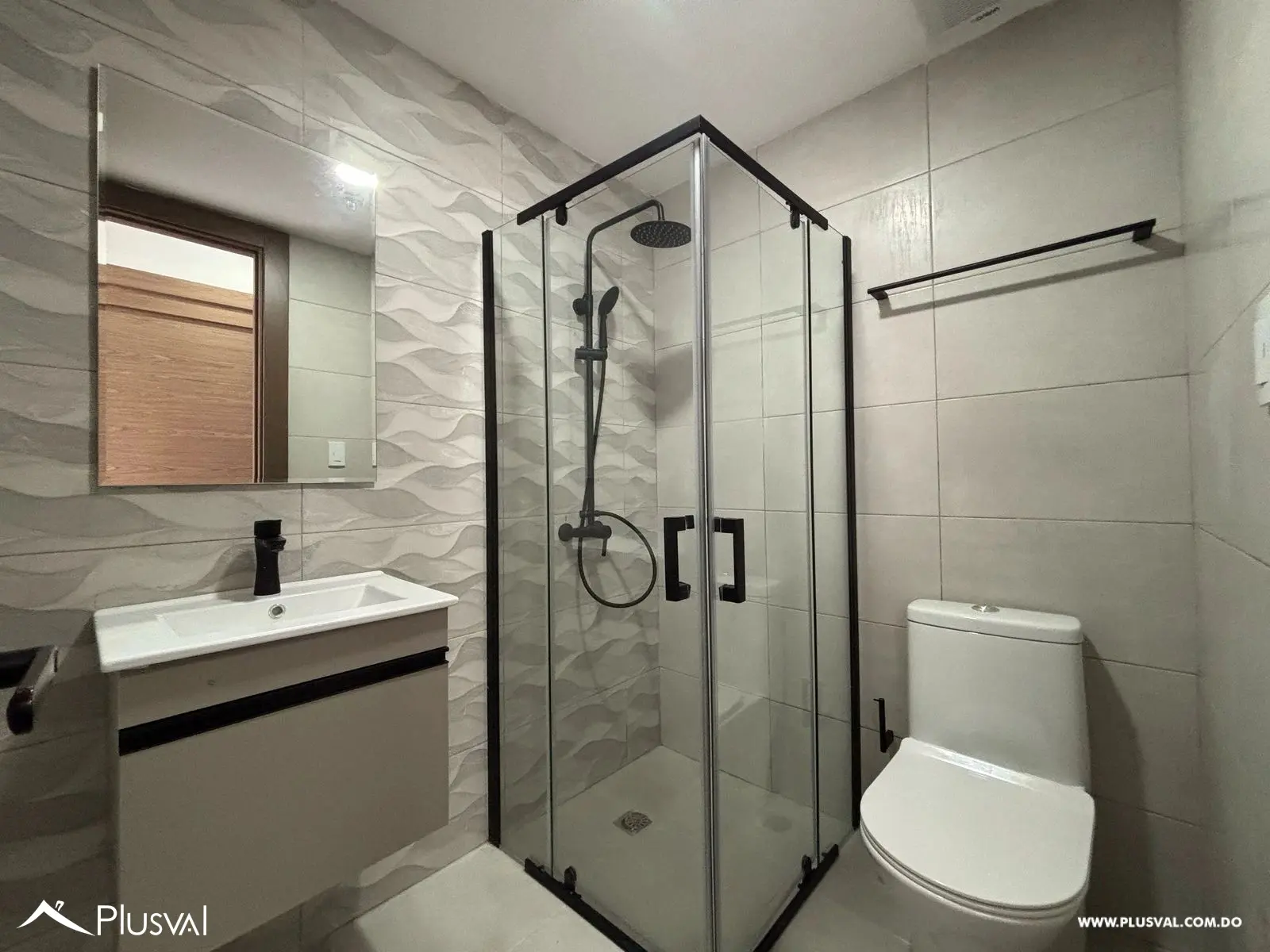Venta de apartamento de 2 habitaciones en torre de lujo 463292