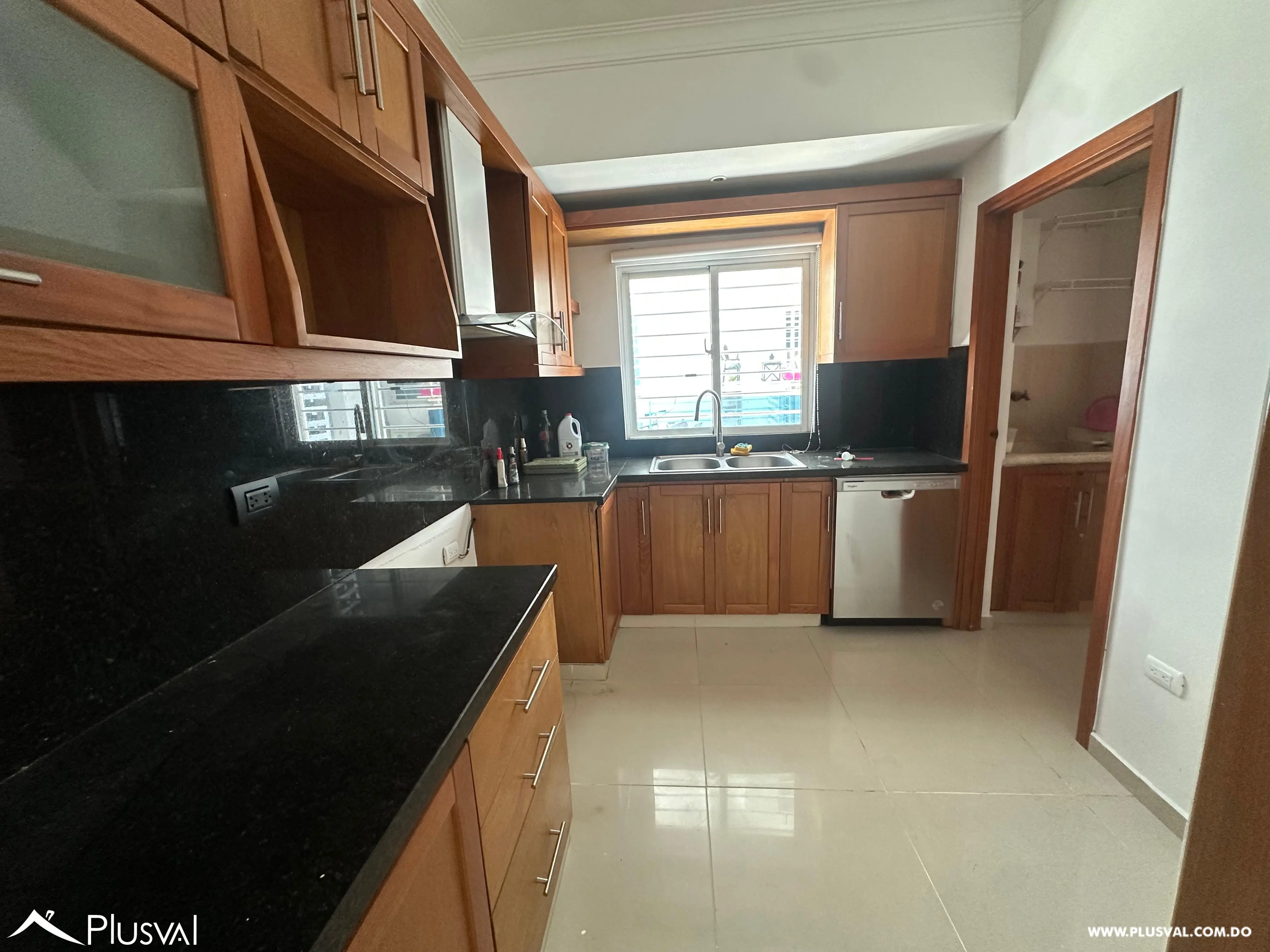 Venta de apartamento de 3 habitaciones en Evaristo Morales 484566