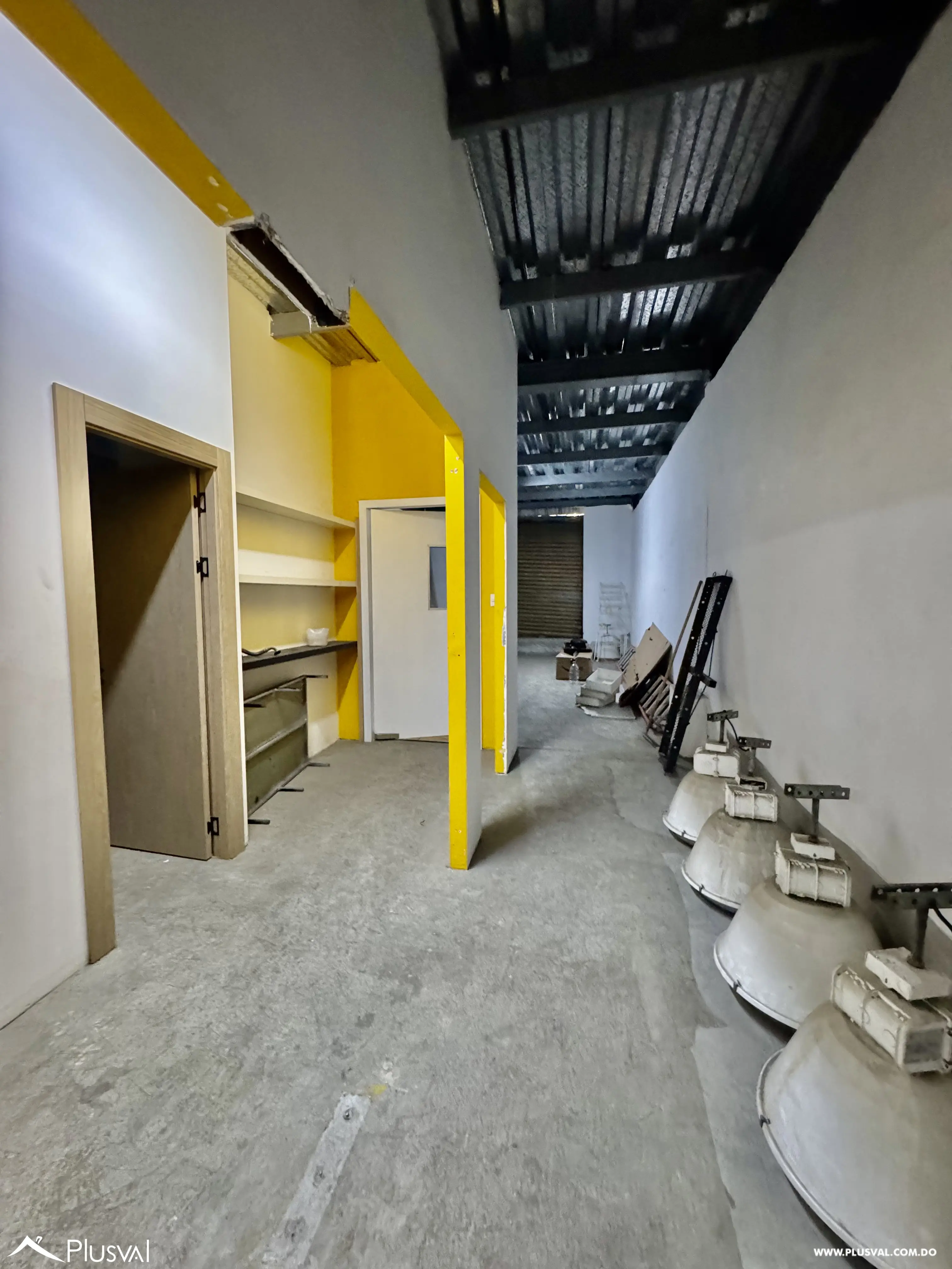 Alquilo Nave de 2 niveles  de 200 Mt2 en La Av. Isabel Aguiar 482816