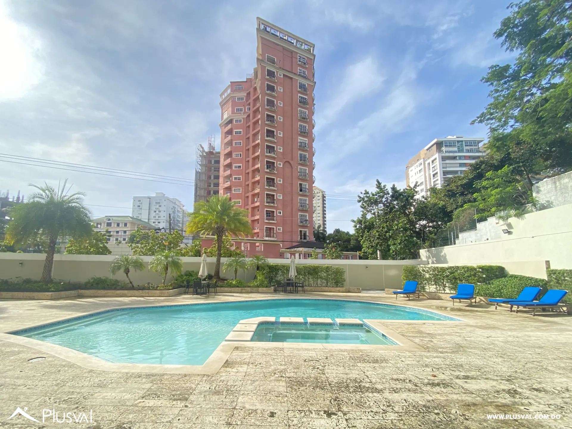 Alquilo Excelente y Amplio Apartamento en Zona Exclusiva en  La Esperilla 467450