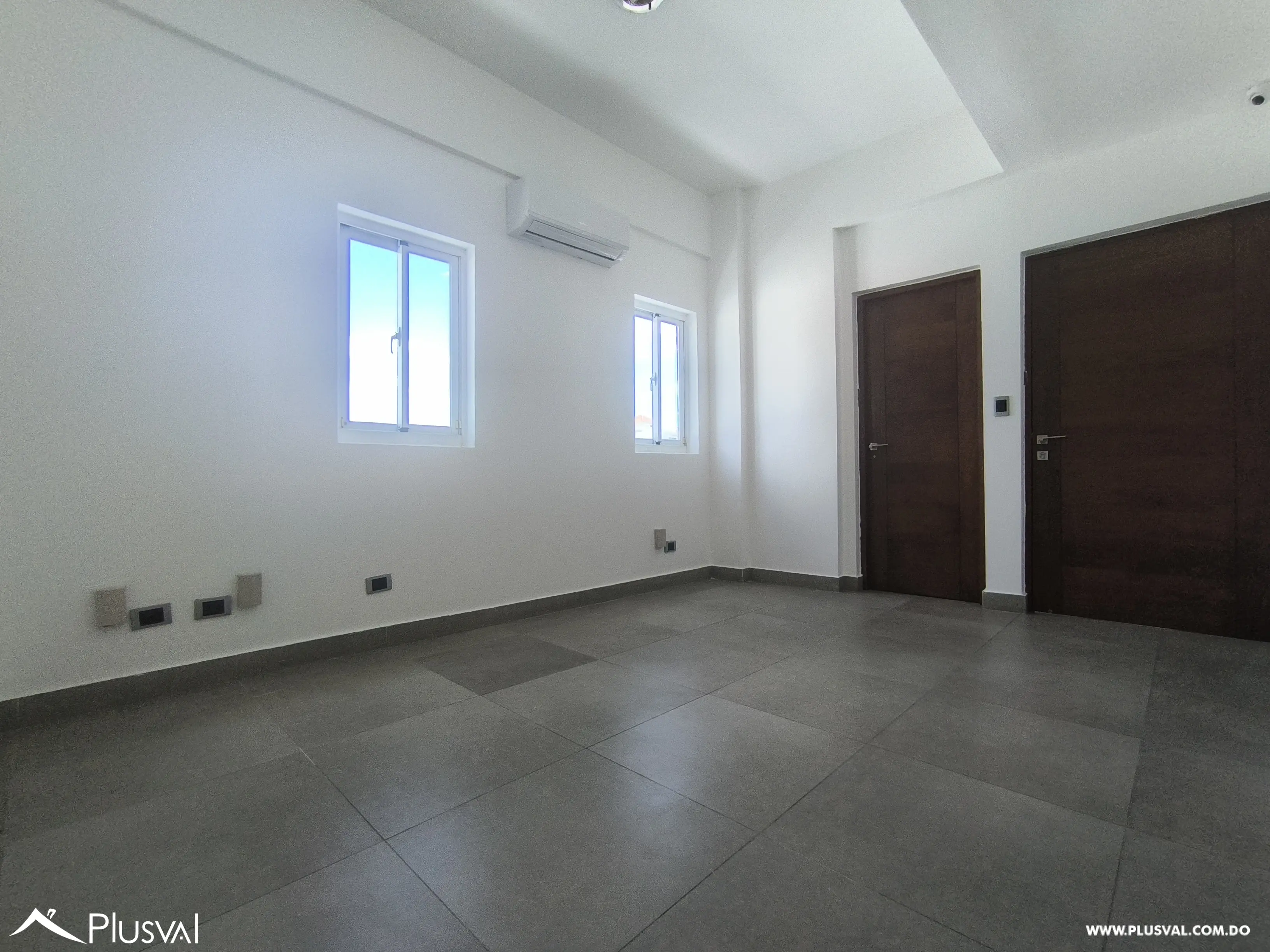 Apartamento de 3 Habitaciones con Terraza Privada en Alquiler en Evaristo Morales – Piso 11 466084