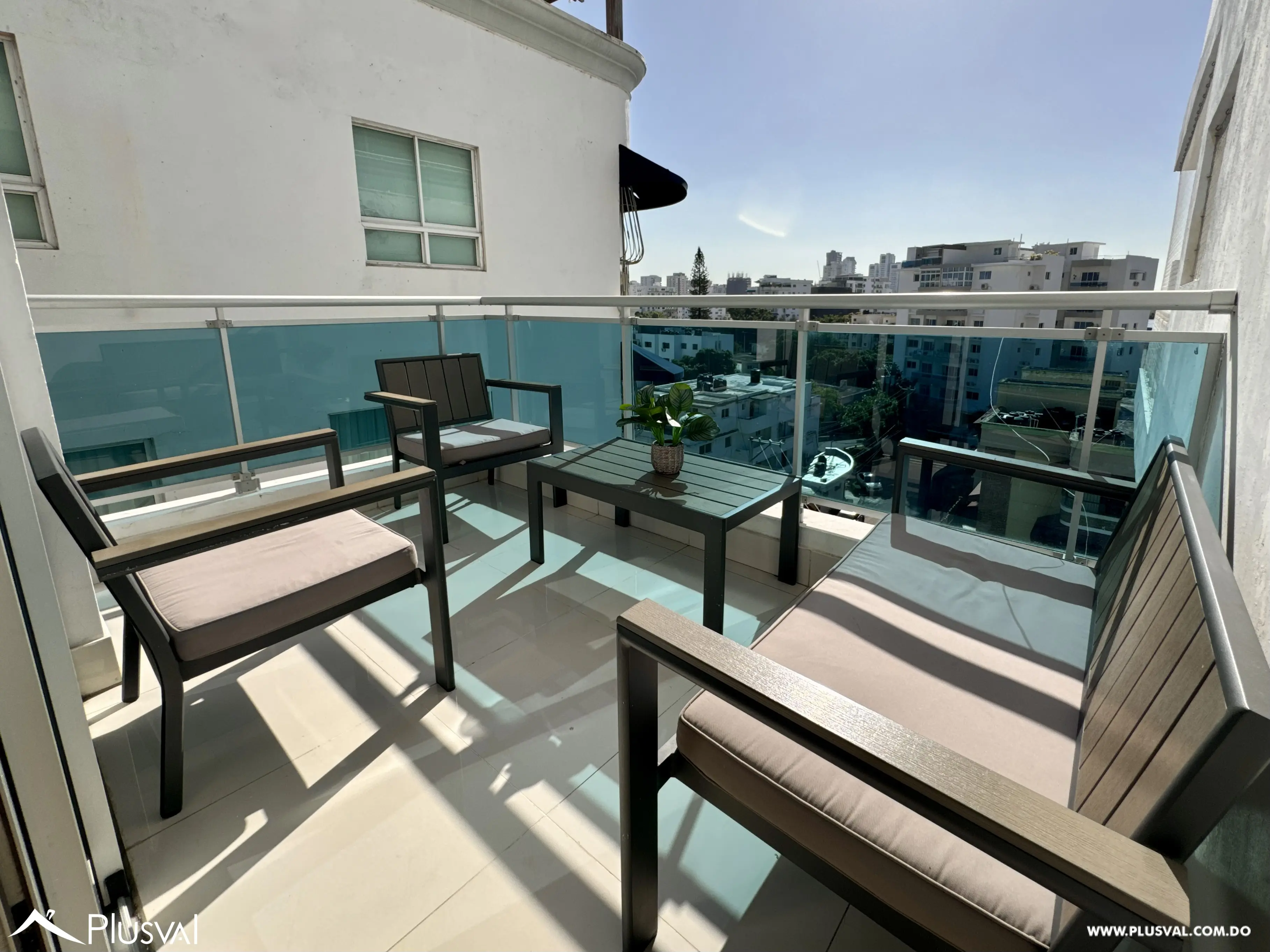 Alquilo apartamento de tres habitaciones en Renacimiento. 484126