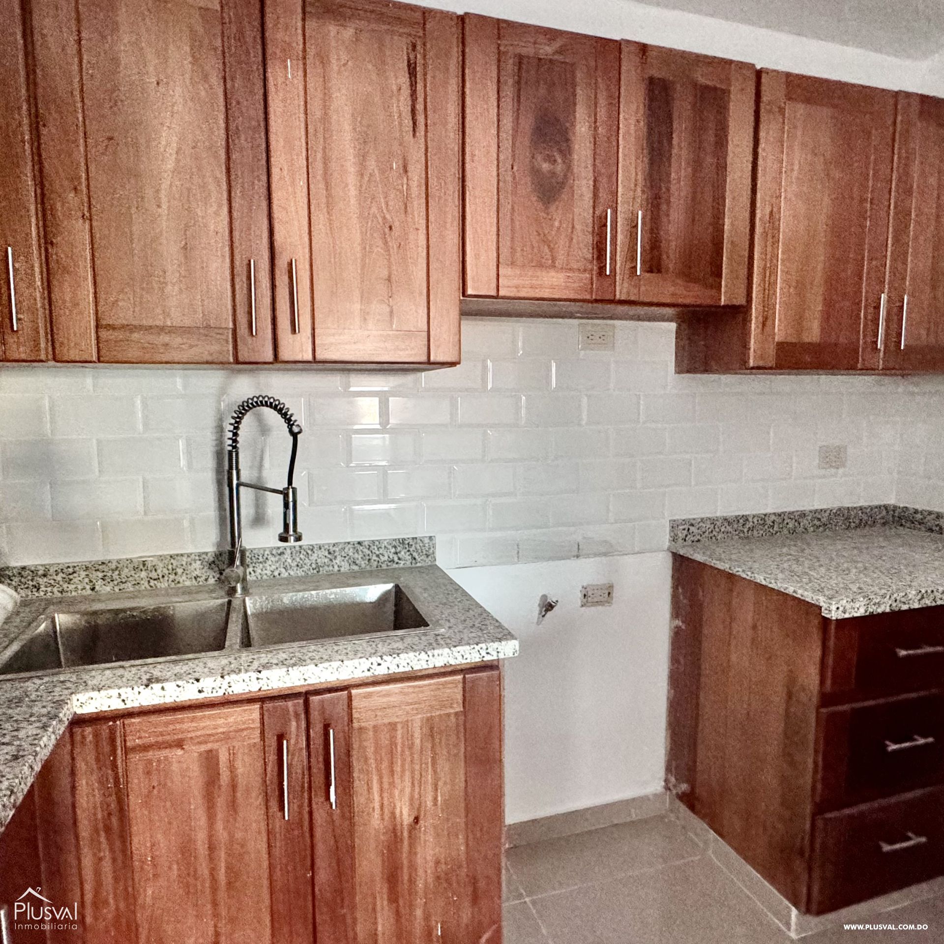 Apartamentos Amplio en Reparto los Tres Ojos 381211