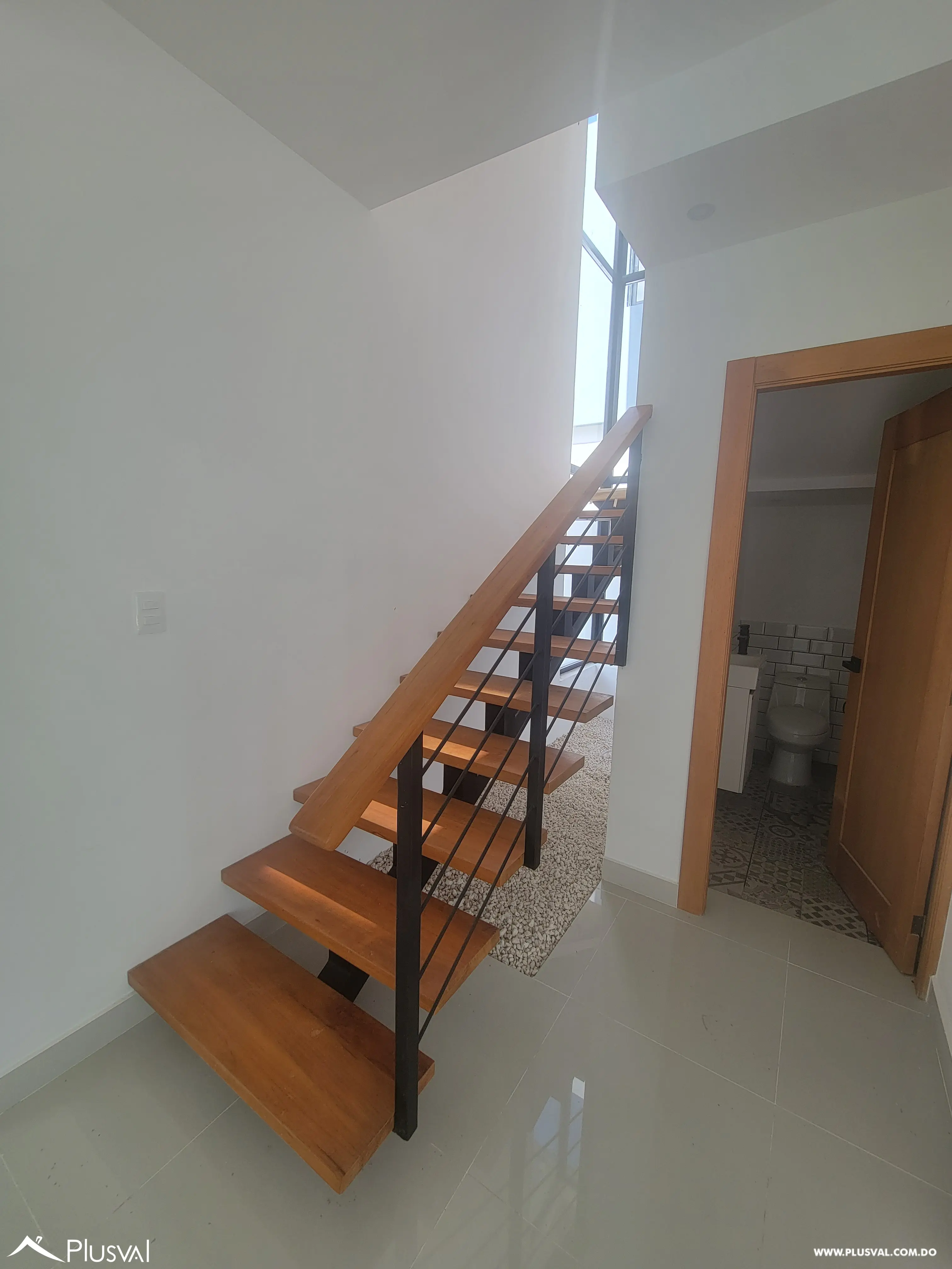 AMPLIA VILLA DE 3 HABITACIONES CON PISCINA Y PATIO EN SECTOR DEL DOWTOWN PUNTA CANA 499545