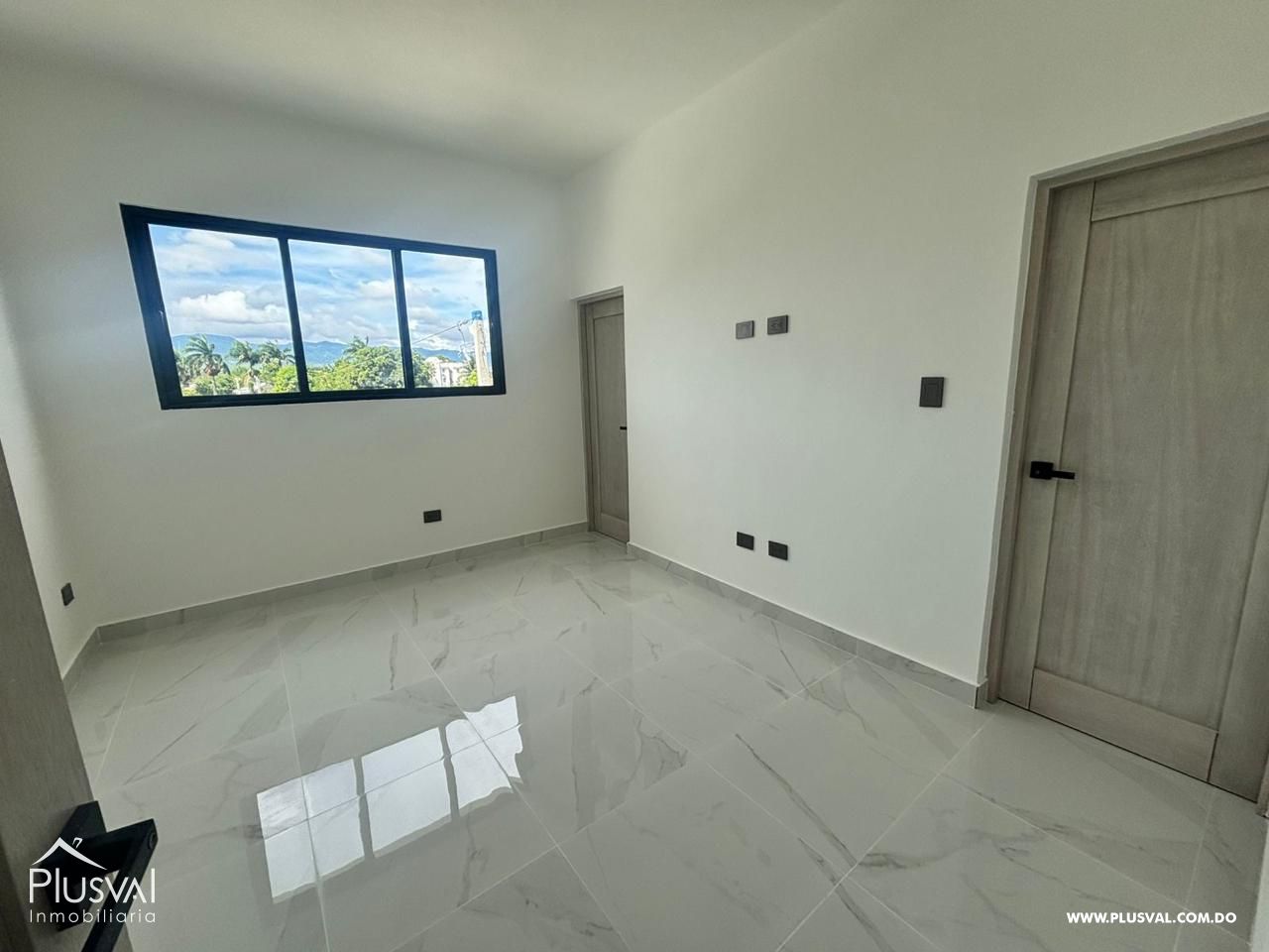 Apartamento en Alquiler Primer Nivel  Residencial Privado con Patio 463723