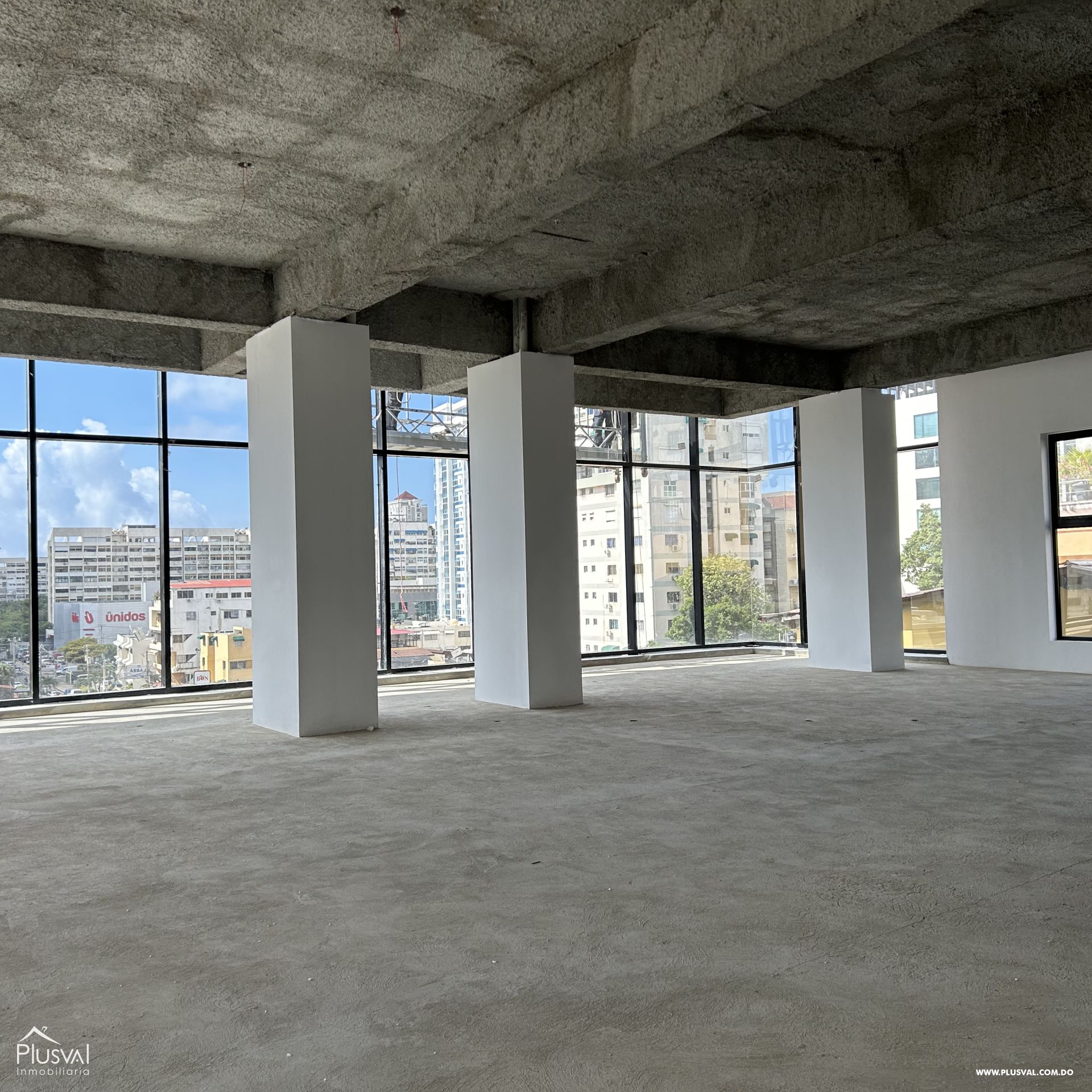 Alquiler local comercial en Bella Vista. 381394