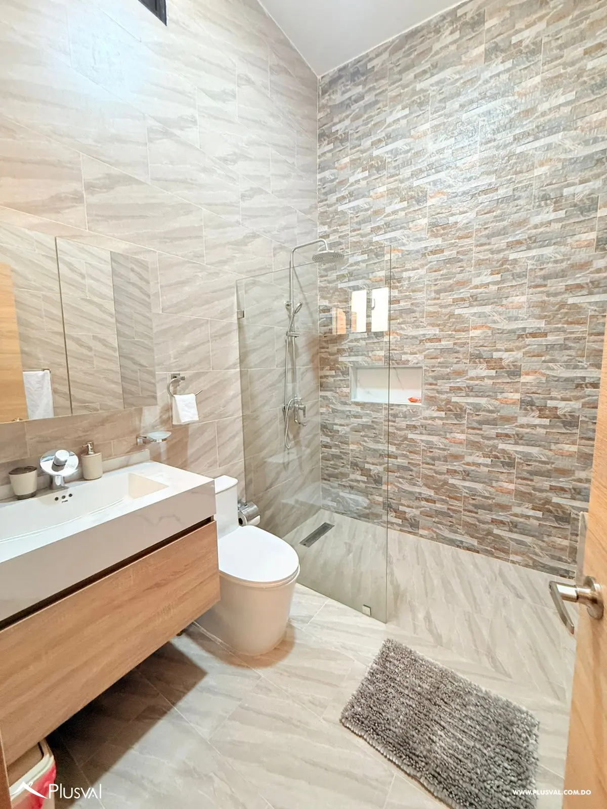 Alquiler de Villa con patio y piscina totalmente amueblado 470248