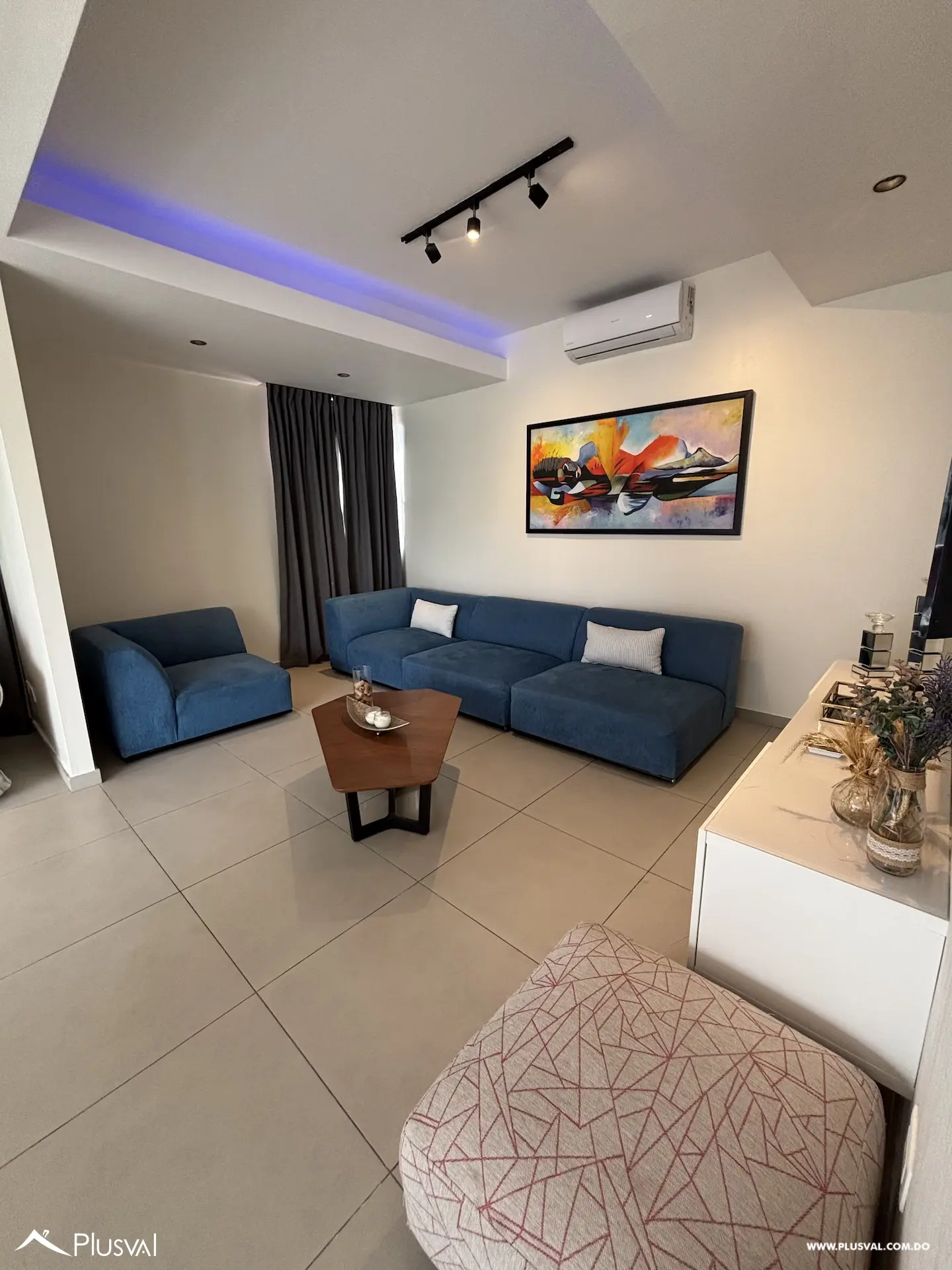 Alquiler Apartamento Moderno Amueblado en Evaristo Morales 512684