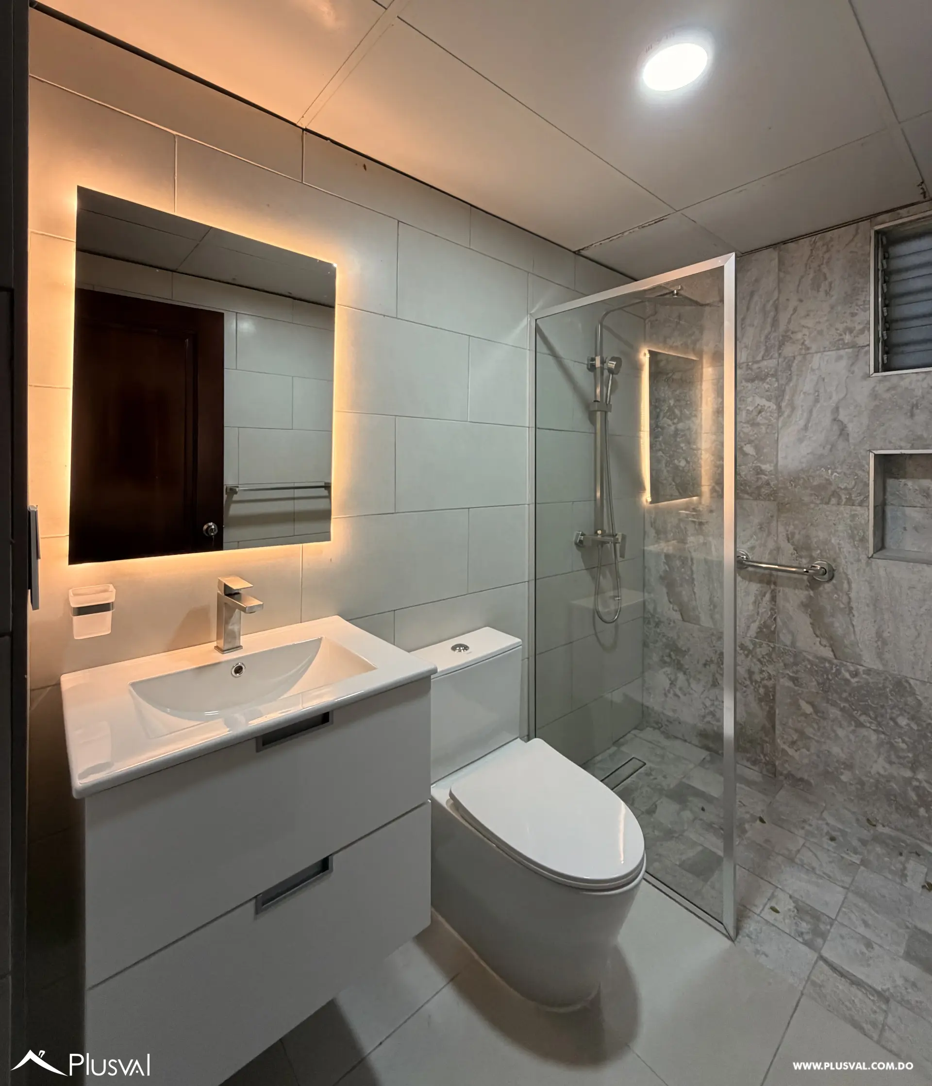 Apartamento de 3 habitaciones en Alquiler en La Esmeralda 516799