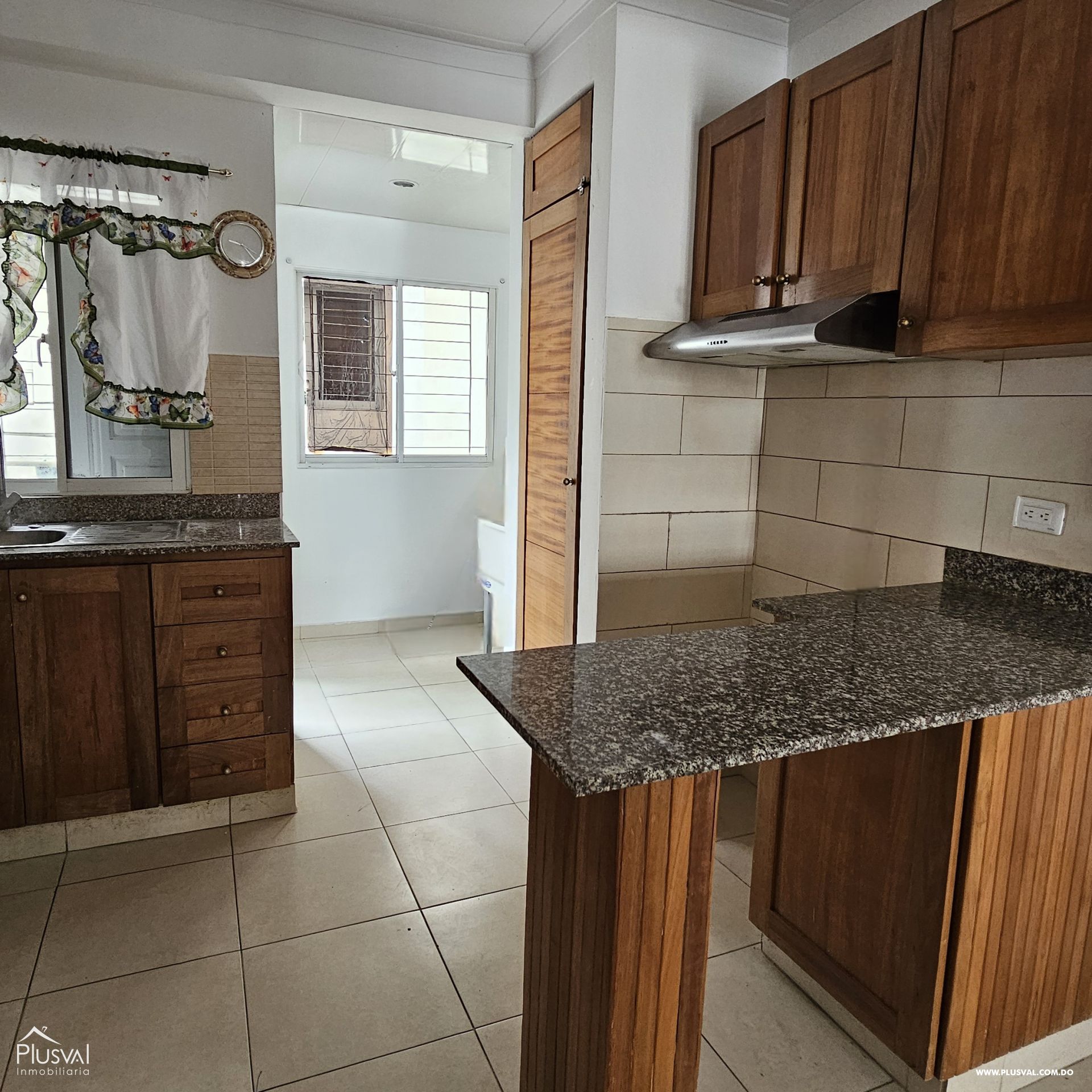 Apartamento de 3 habitaciones en Villa Aura, Residencial Cerrado 353722