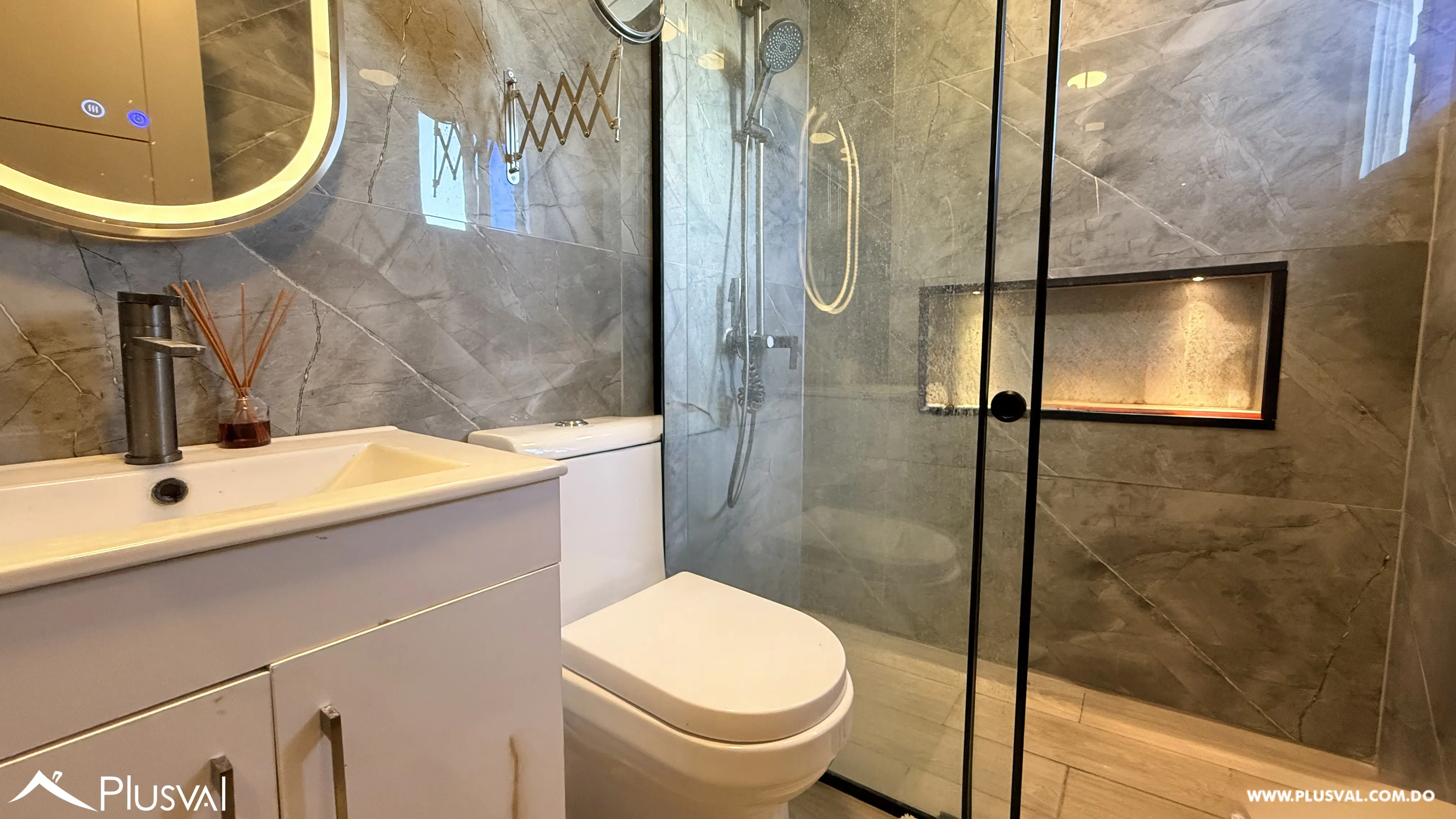 Penthouse en venta en Cerro Alto, Santiago de los Caballeros, con ascensor y 4 parqueos privados 487440