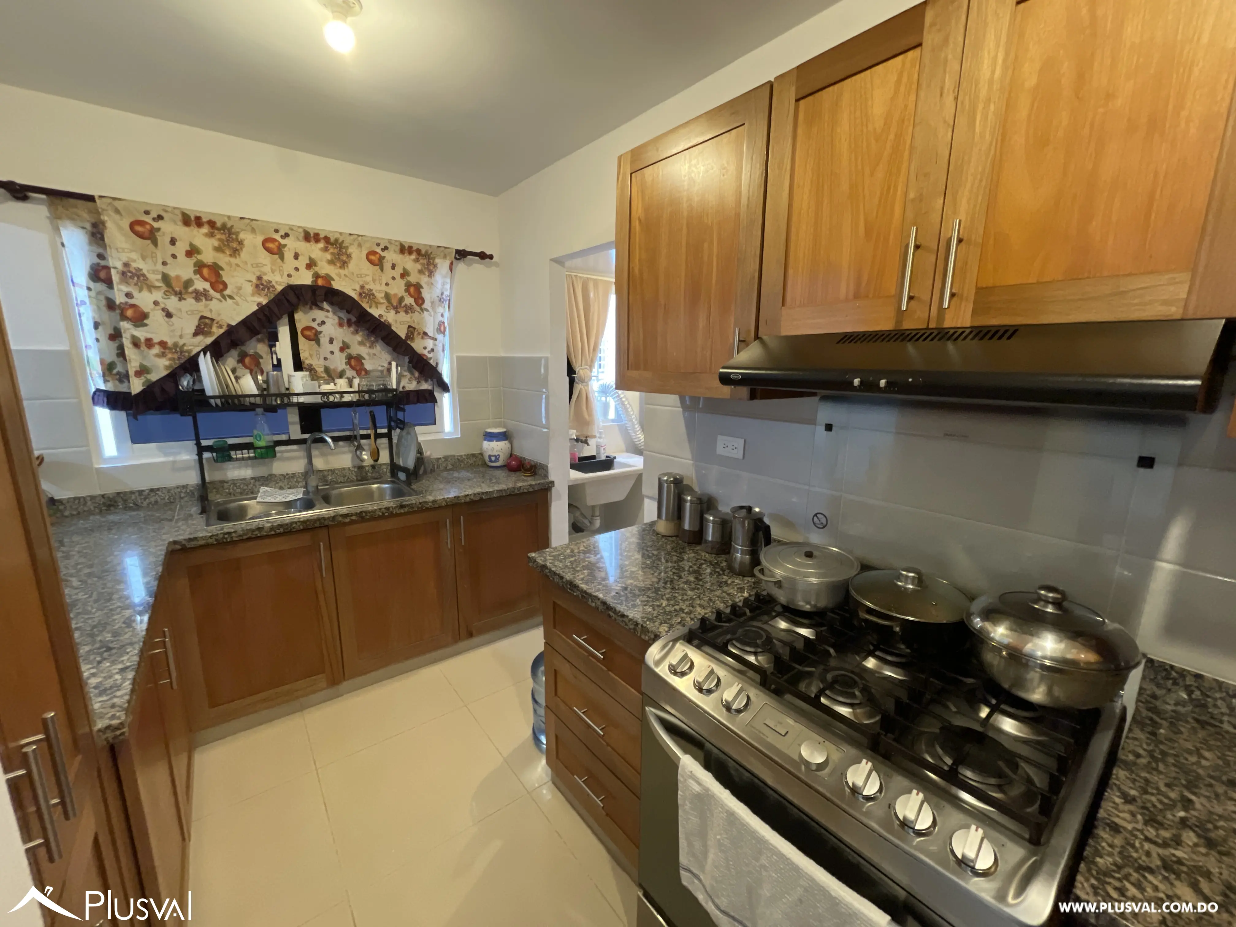 Amplio apartamento en venta en Av. República de Colombia 486705